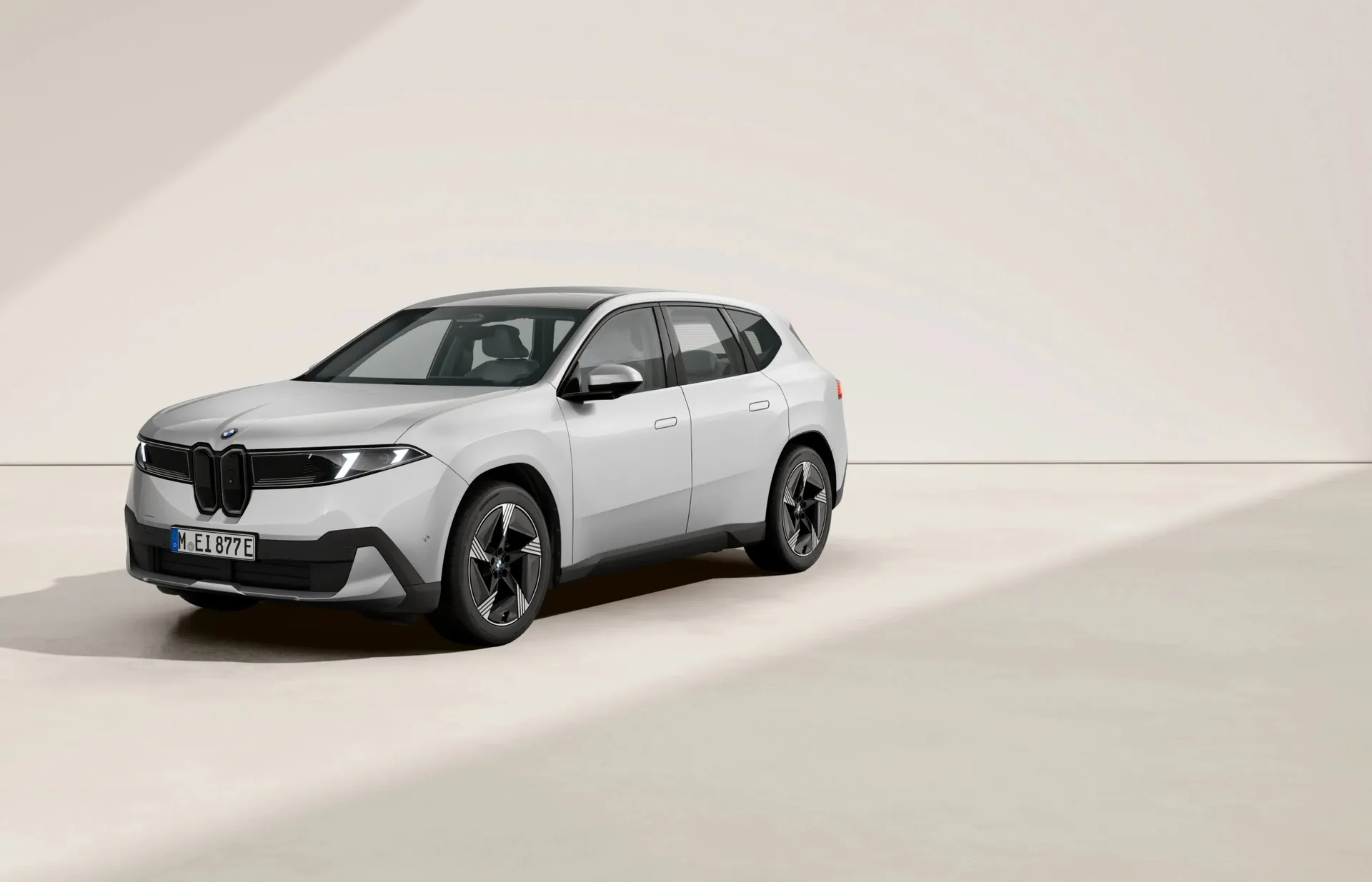 iX3 (NA5), Sériové provedení, Metalický lak Space Silver, front