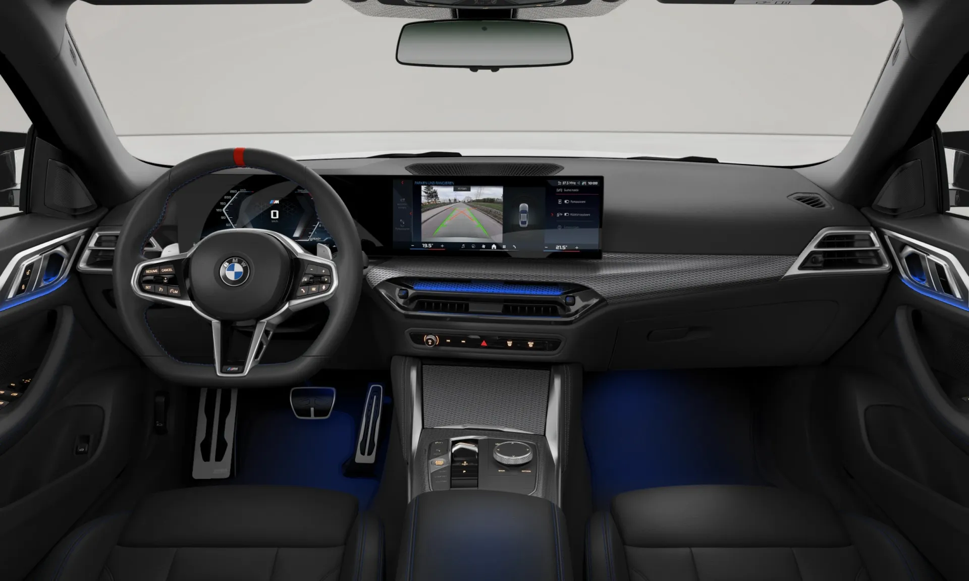 Řada 4 Gran Coupé (G26), M Modely, interiér Kůže Vernasca Black s modrým dekorativním prošíváním, dashboard