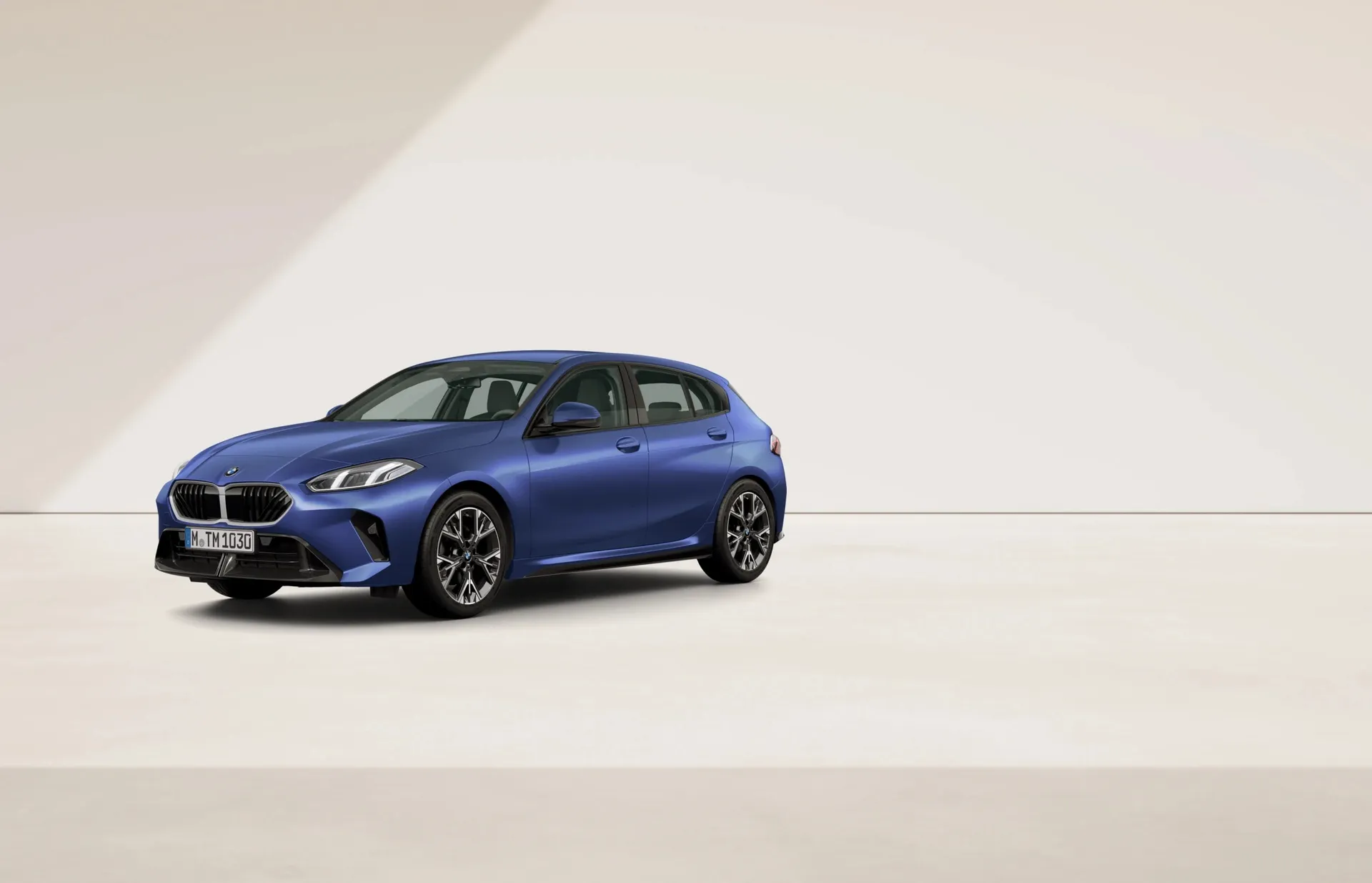 Řada 1 (F70), M sportovní paket, BMW Individual metalický lak Frozen Portimao Blue, front