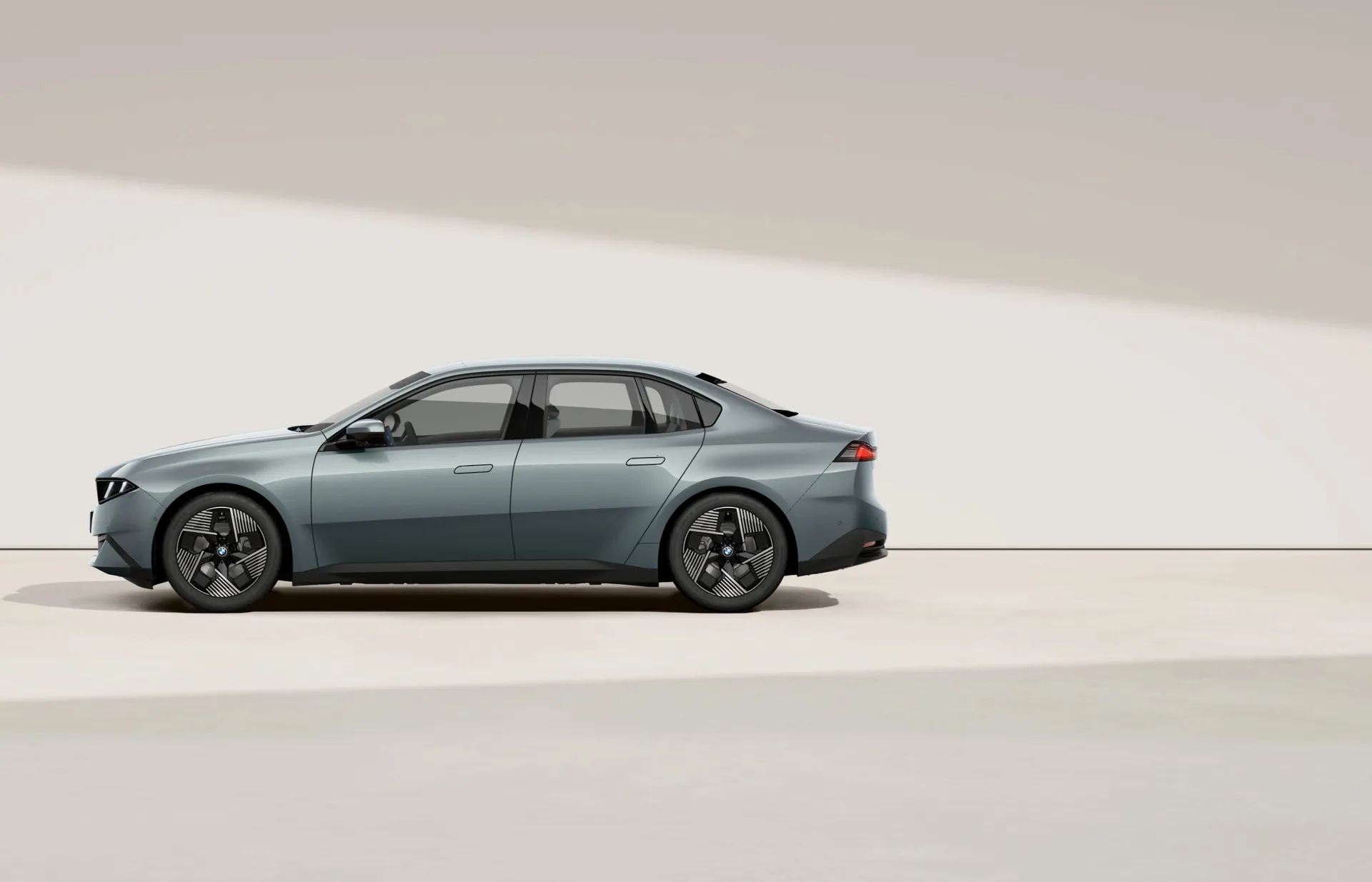 i3 Sedan (NA0), Sériové provedení, Metalický lak Eucalyptus Green, side