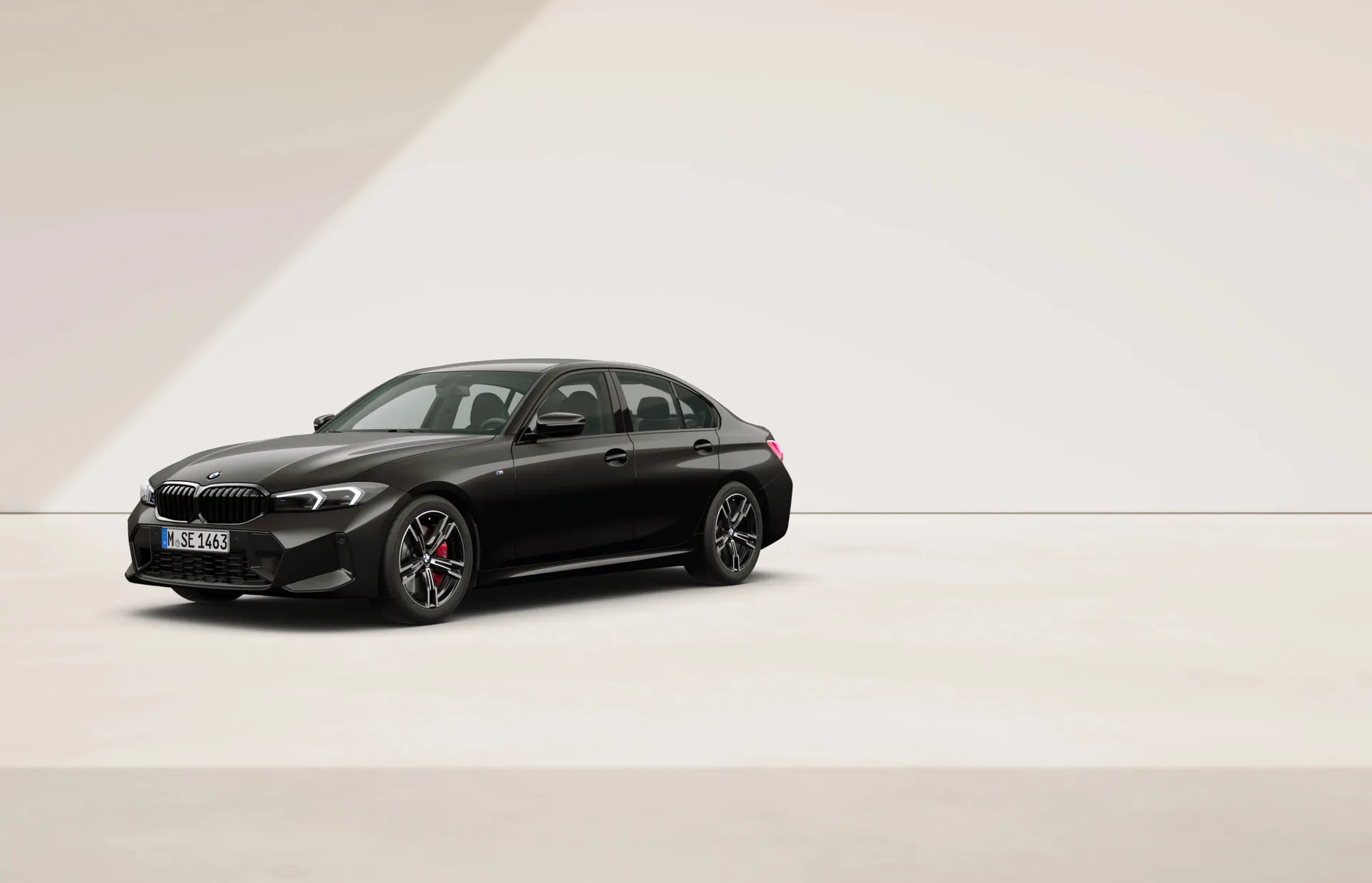 Řada 3 Sedan (G20), M sportovní paket Pro, Metalický lak Black Sapphire, front