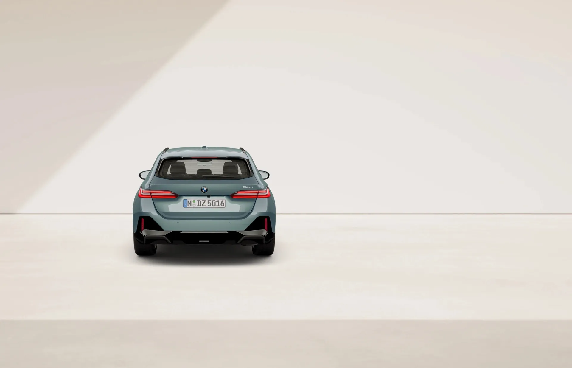 Řada 5 Touring (G61), M sportovní paket, Metalický lak Cape York Green, rear