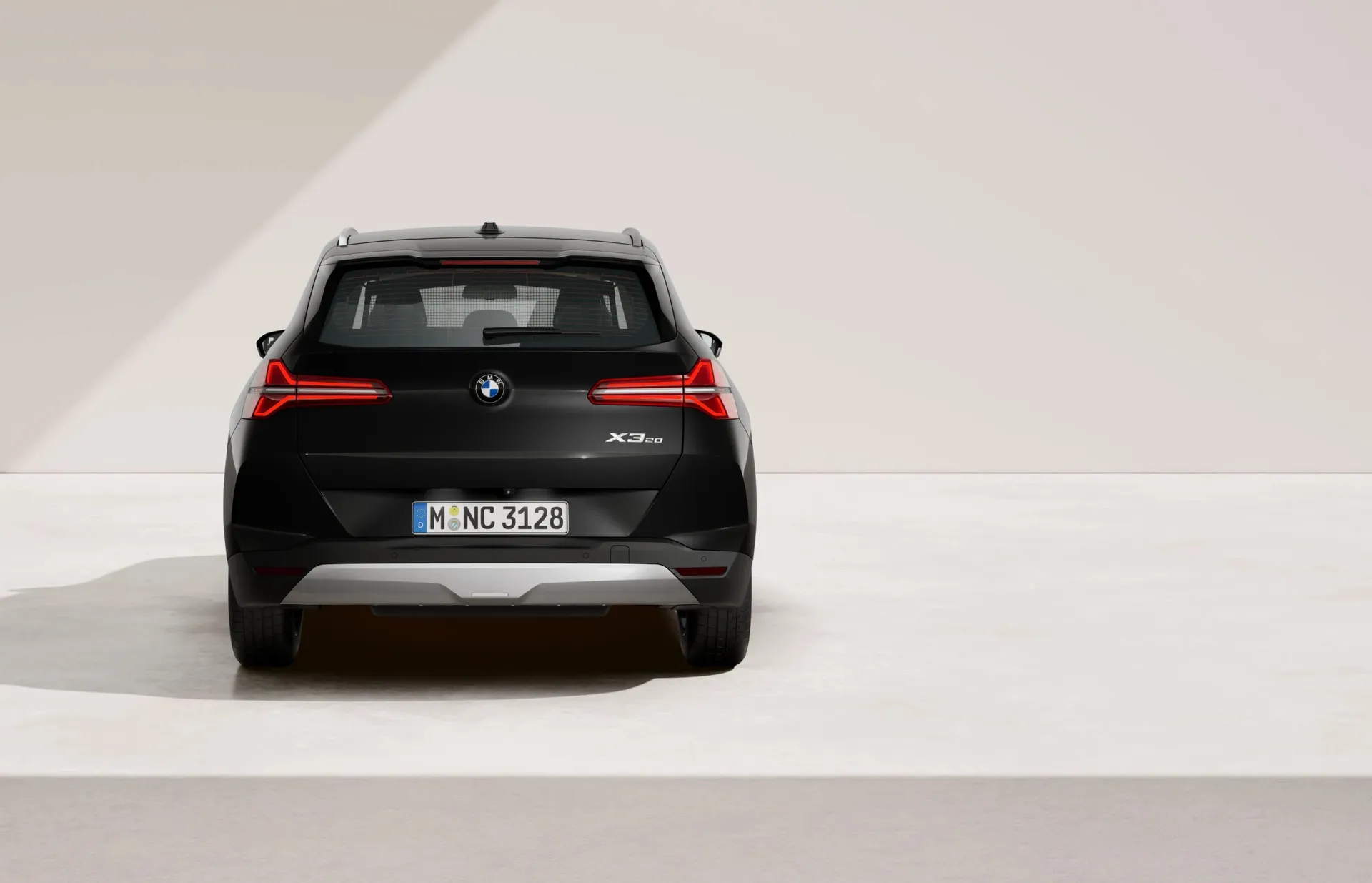 X3 (G45), Sériové provedení, Metalický lak Black Sapphire, rear