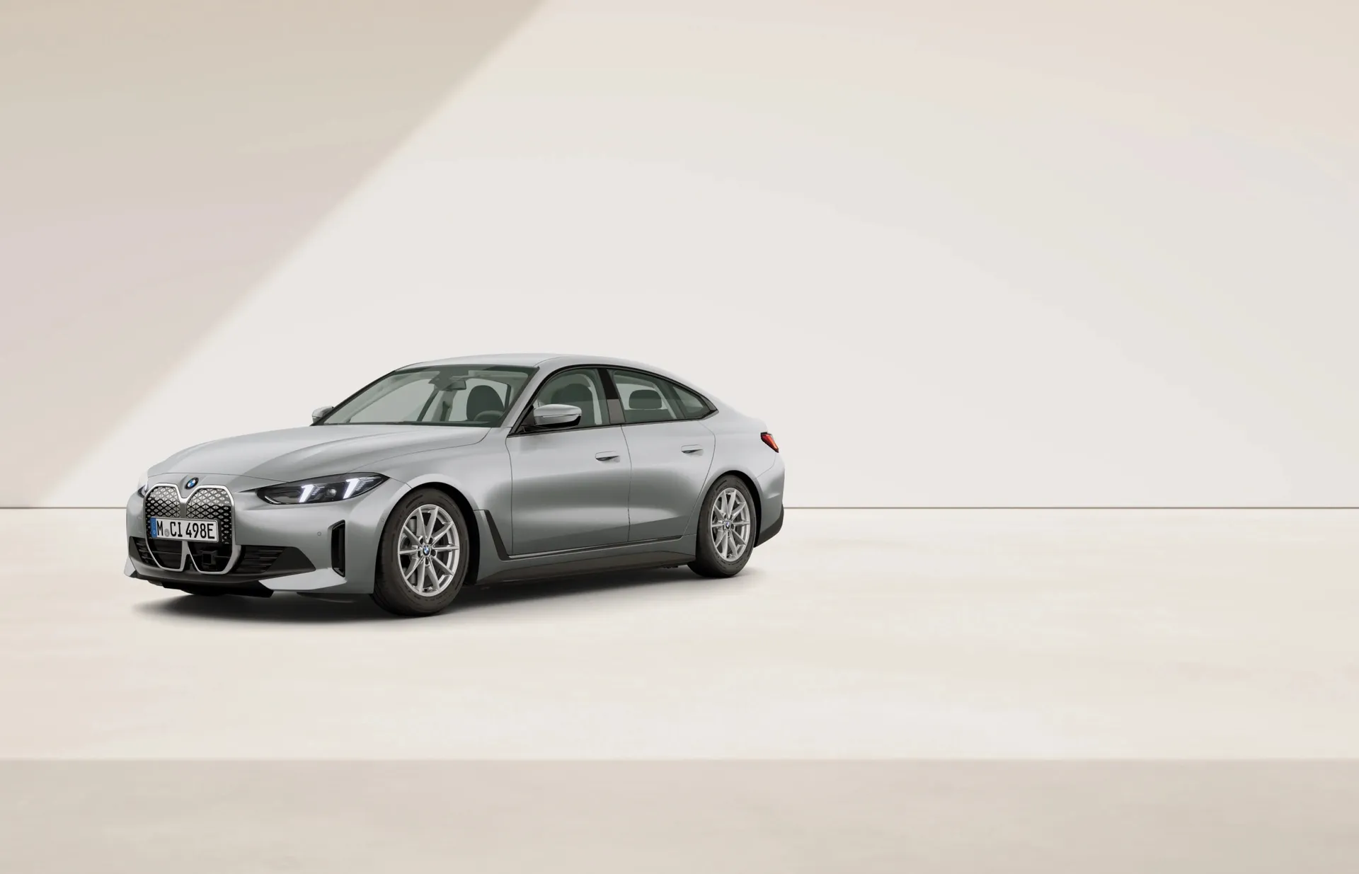 i4 Gran Coupé (G26), Sériové provedení, BMW Individual metalický lak Frozen Pure Grey, front