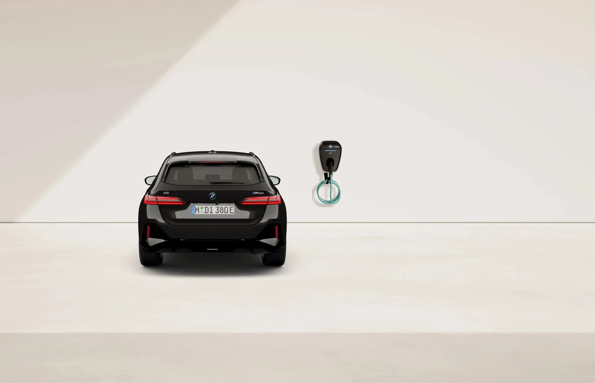 i5 Touring (G61), M Modely, Metalický lak Black Sapphire, rear