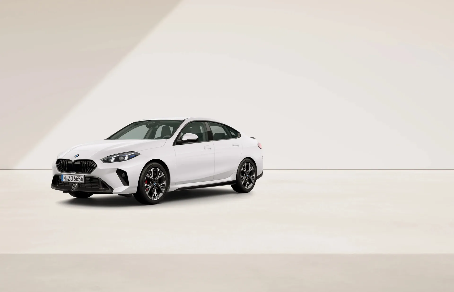 Řada 2 Gran Coupé (F74), M sportovní paket Pro, BMW Individual lak na přání, front