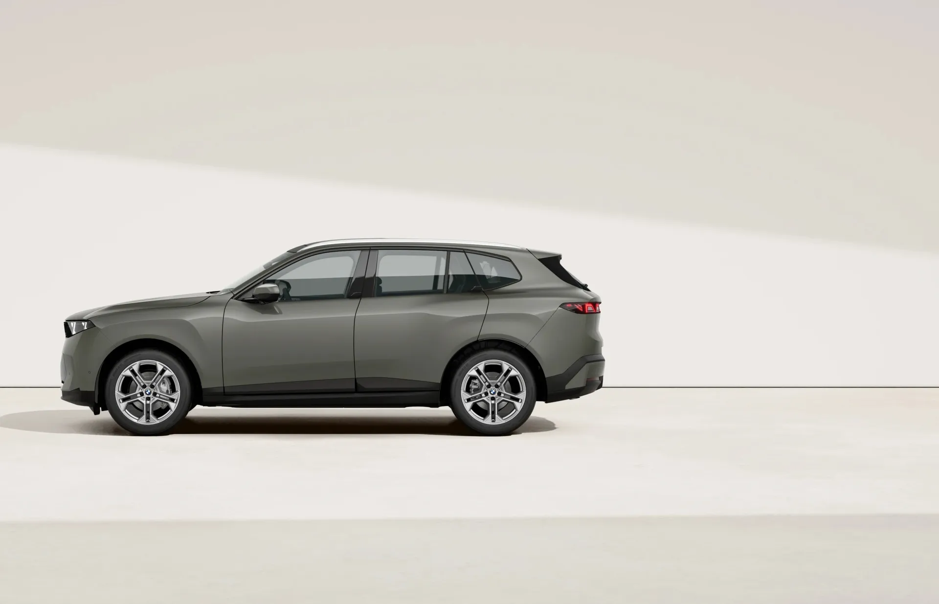 X5 (G65), Sériové provedení, Metalický lak Grey Pine, side