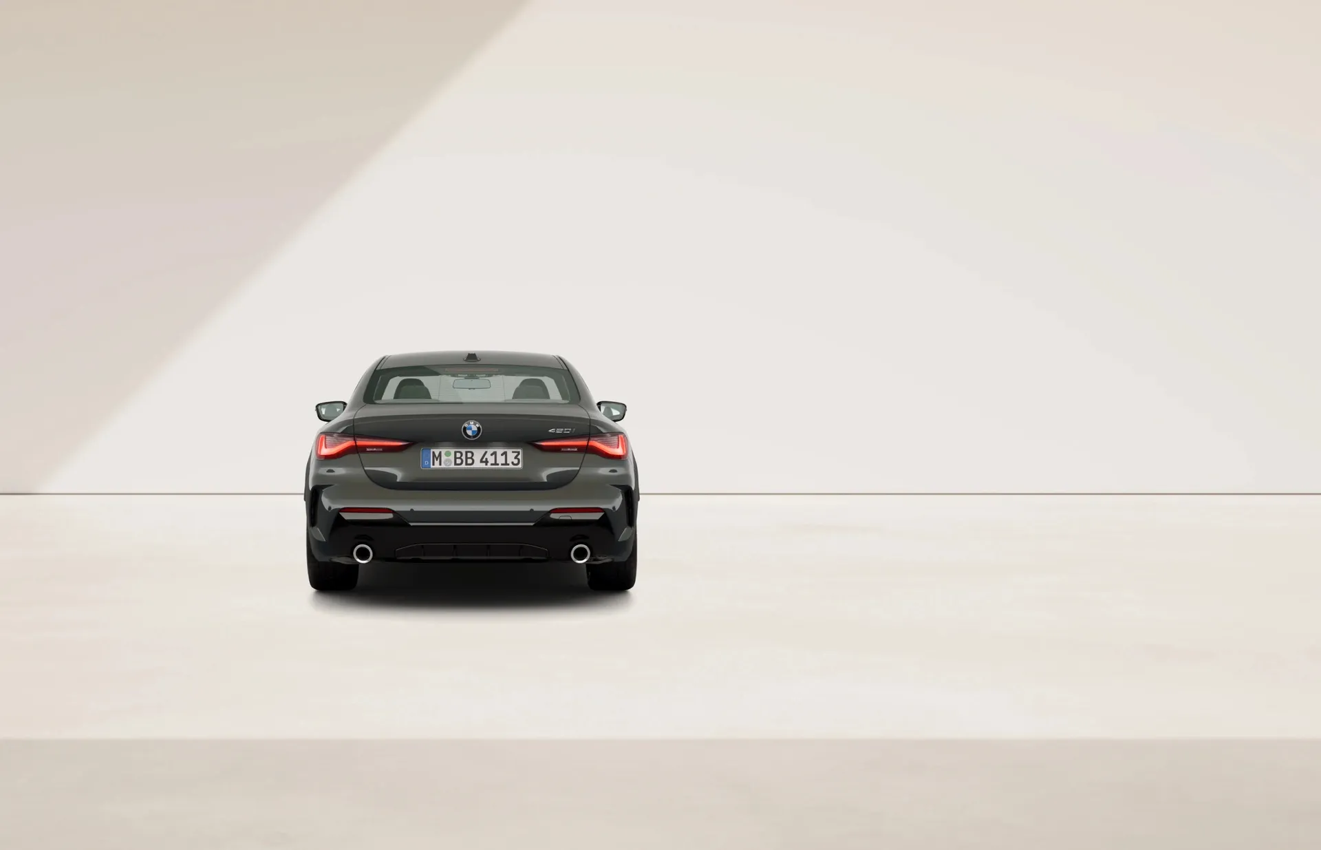 Řada 4 Coupé (G22), M sportovní paket, BMW Individual metalický lak Dravit Grey, rear