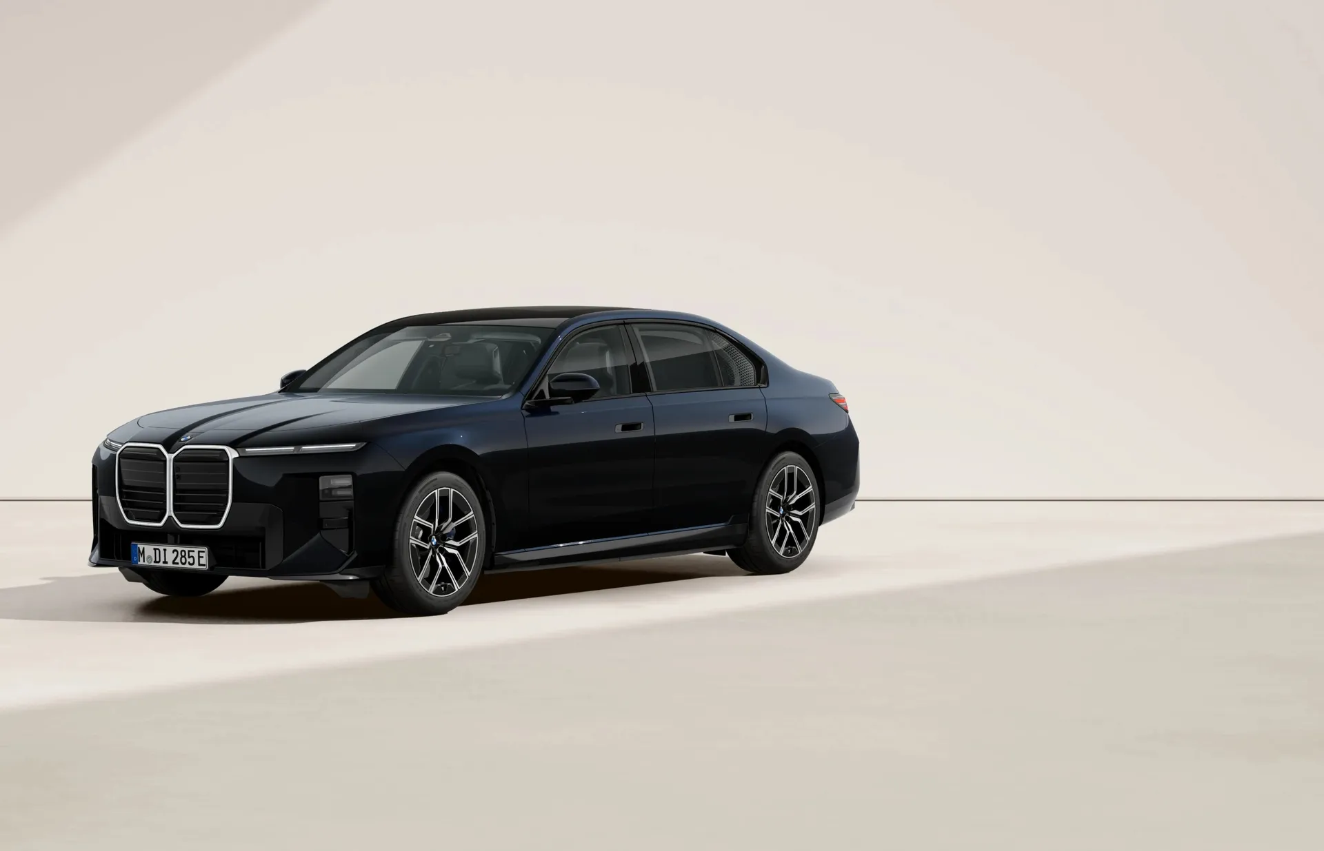 i7 Sedan (G70), M sportovní paket, Metalický lak Carbon Black, front