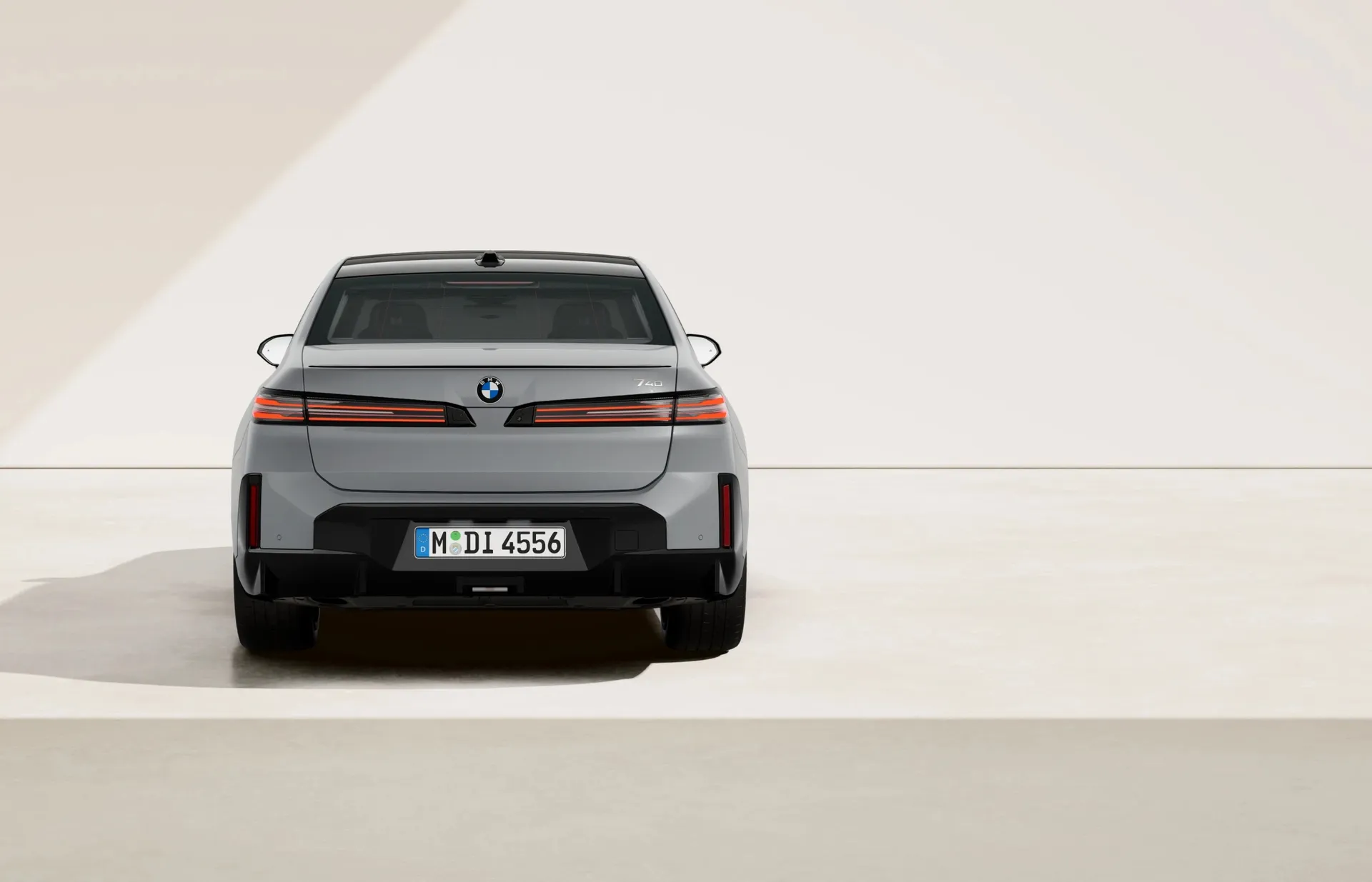 Řada 7 Sedan (G70), M sportovní paket Pro, Metalický lak M Brooklyn Grey, rear