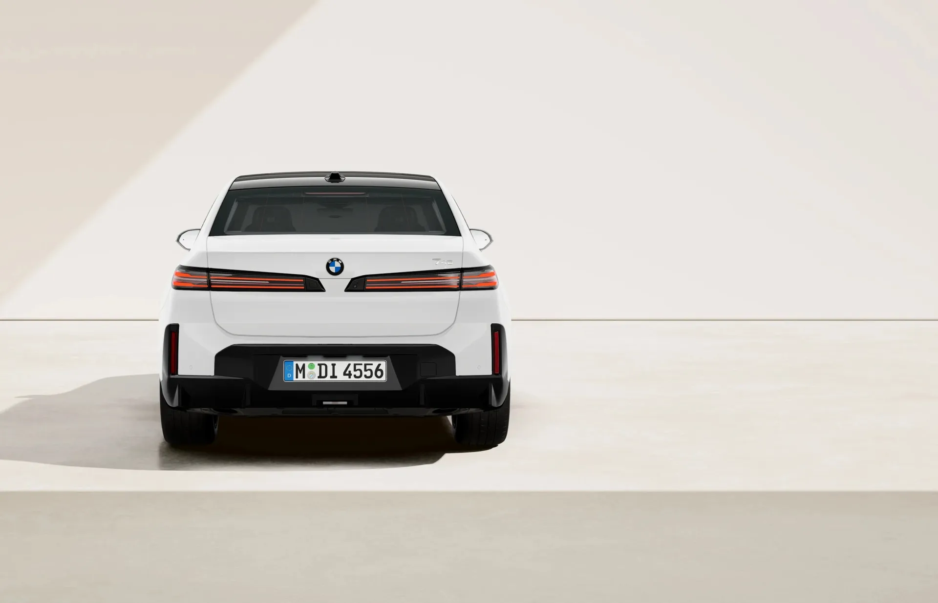 Řada 7 Sedan (G70), M sportovní paket, BMW Individual lak na přání, rear