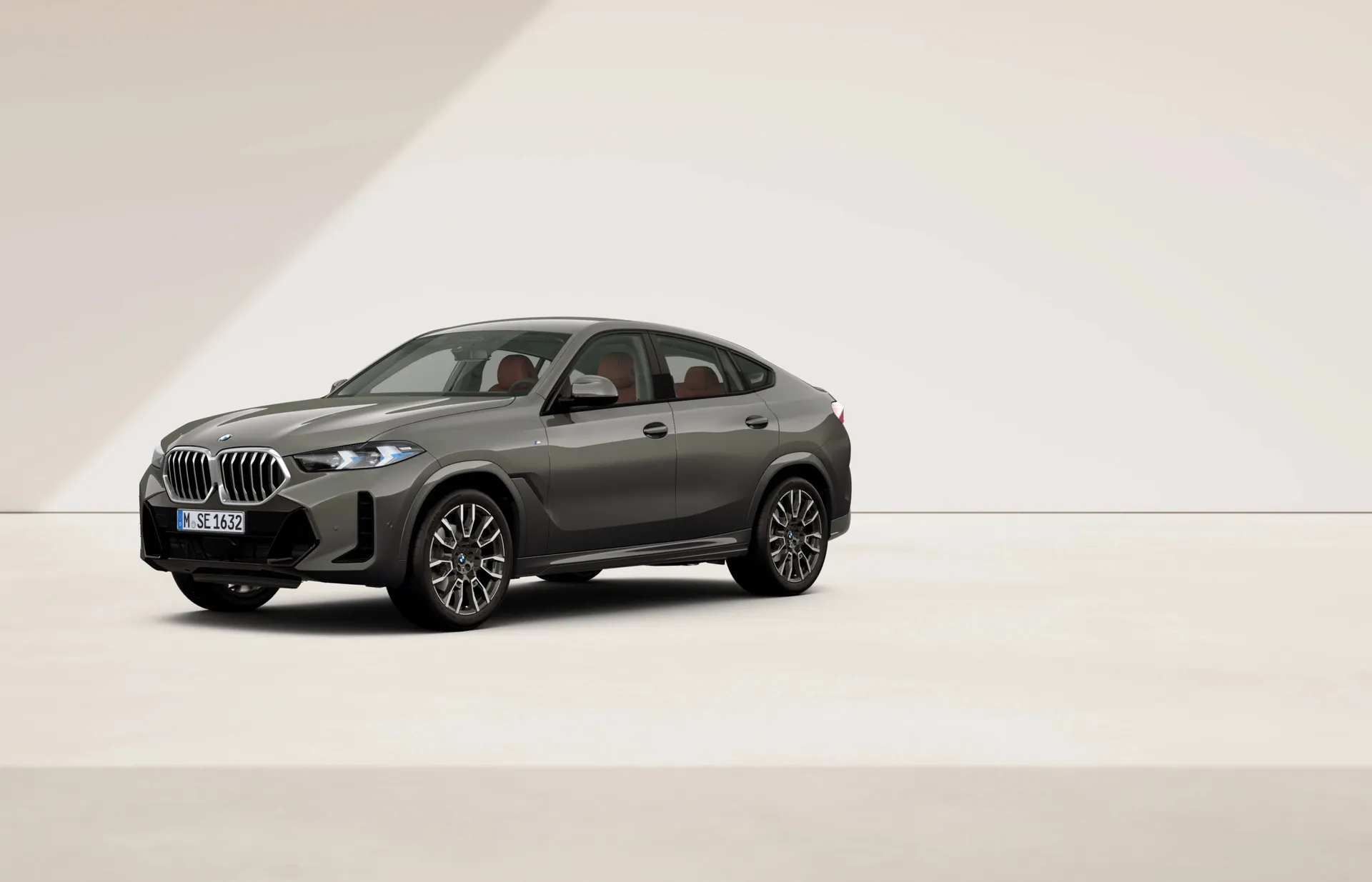 X6 (G06), Sériové provedení, BMW Individual metalický lak Dravit Grey, front