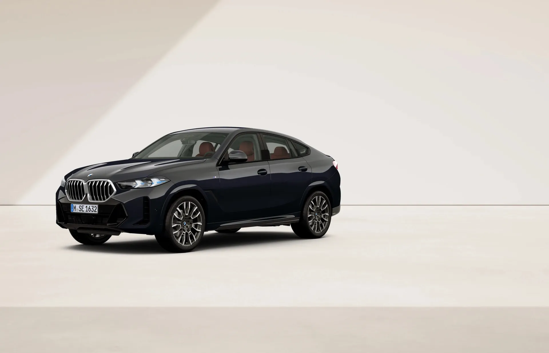 X6 (G06), Sériové provedení, Metalický lak Carbon Black, front