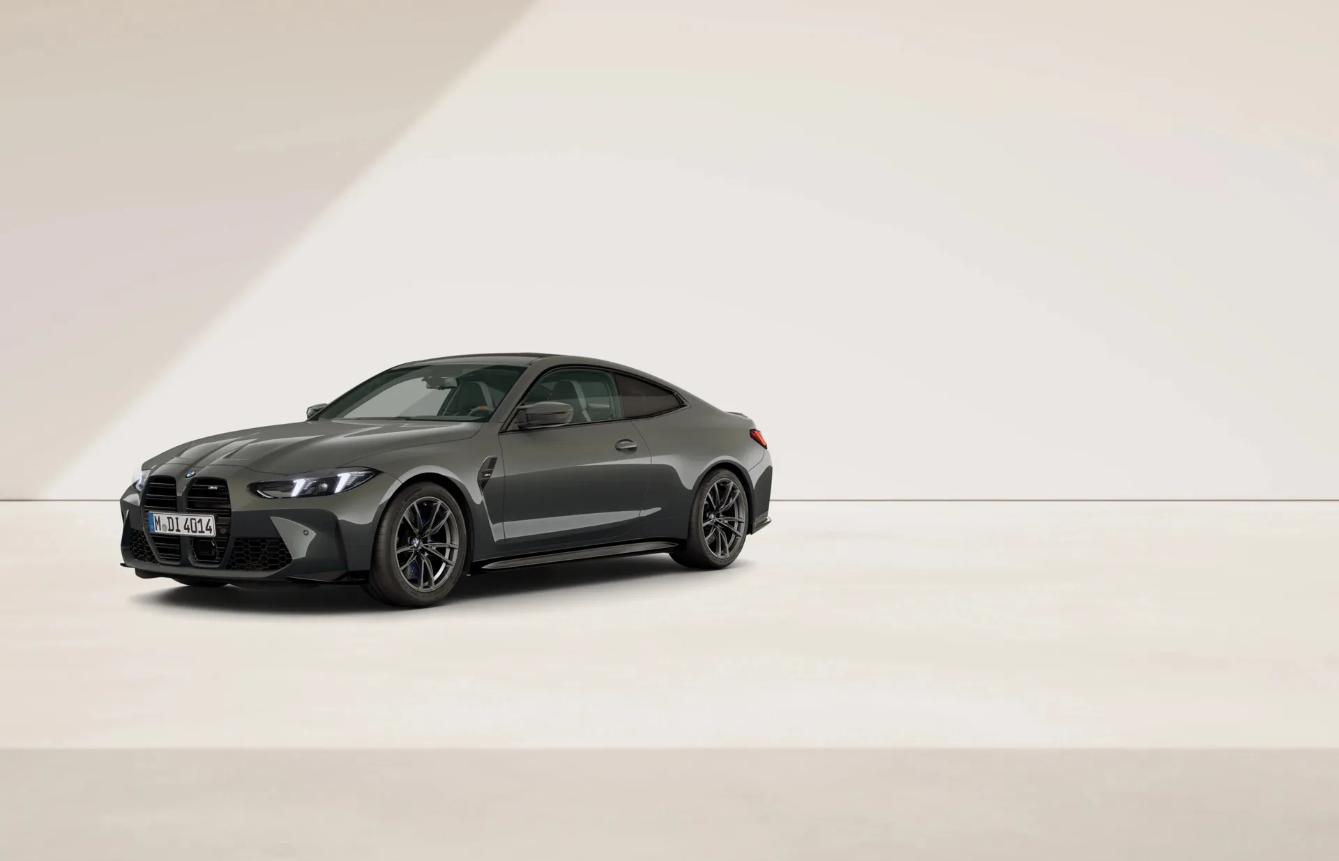 M4 Coupé (G82), M Modely, BMW Individual metalický lak Dravit Grey, front