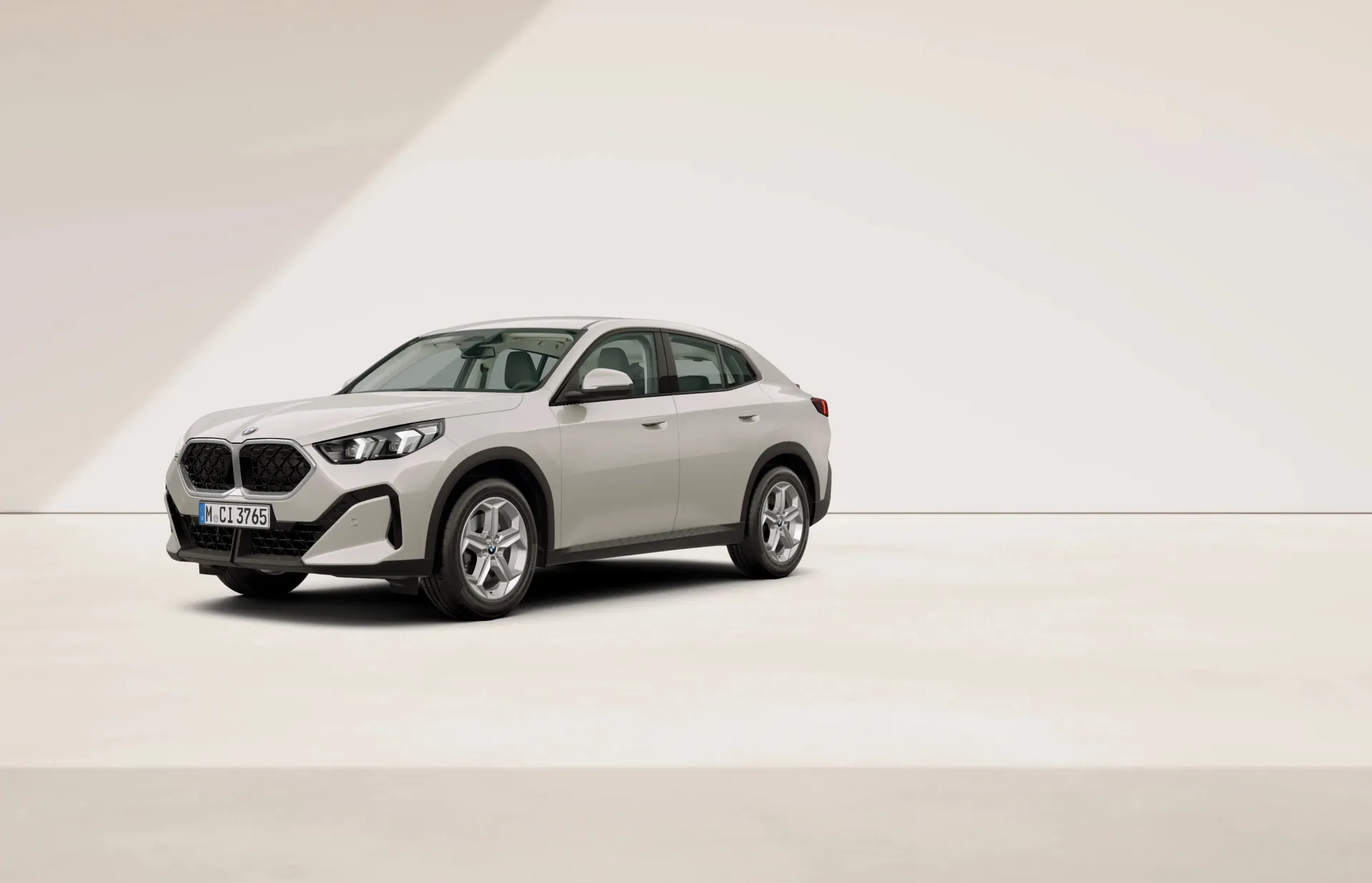 X2 (U10), Sériové provedení, Metalický lak Dune Grey, front