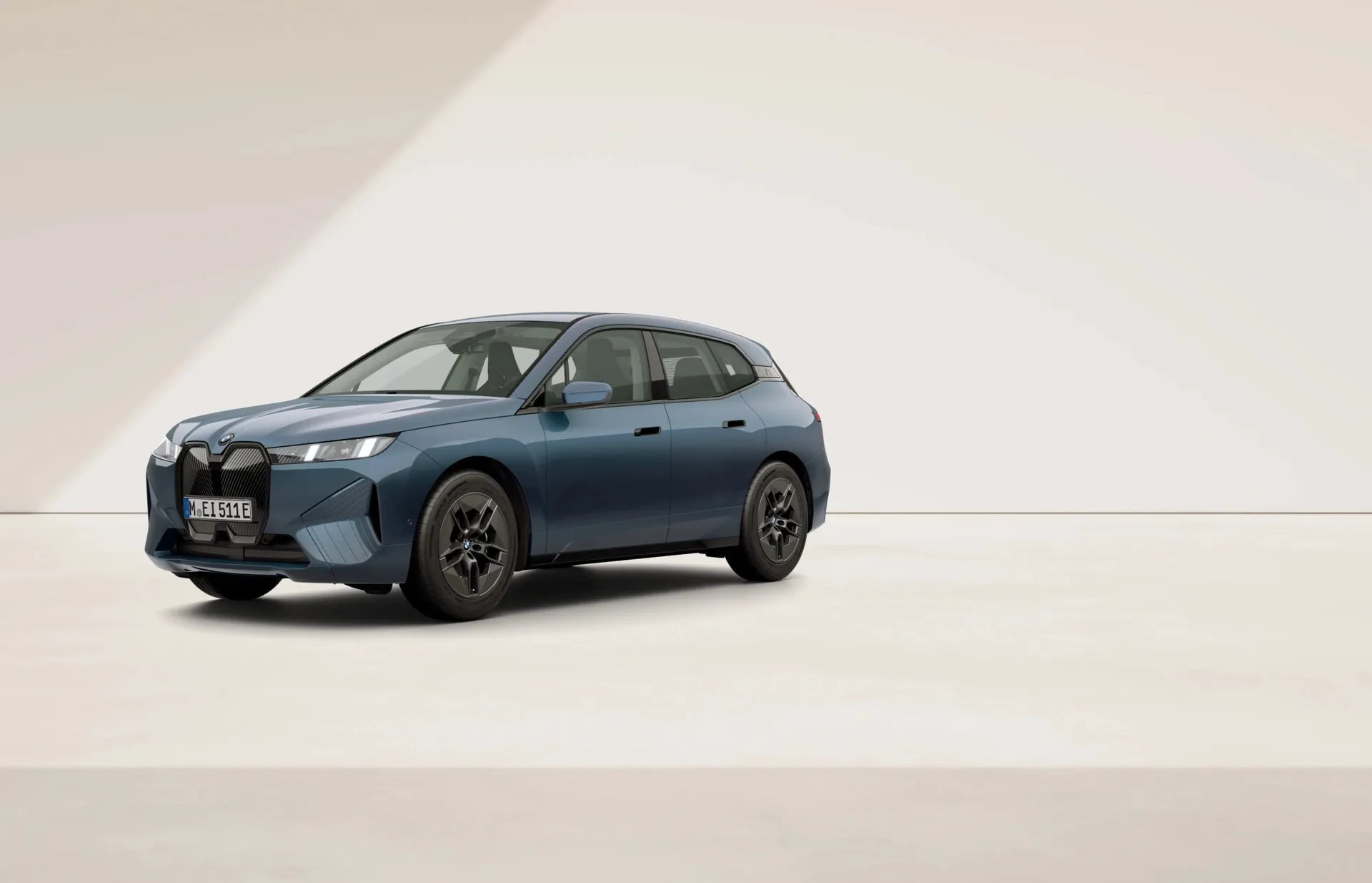 iX (I20), Sériové provedení, Metalický lak Arctic Race Blue, front