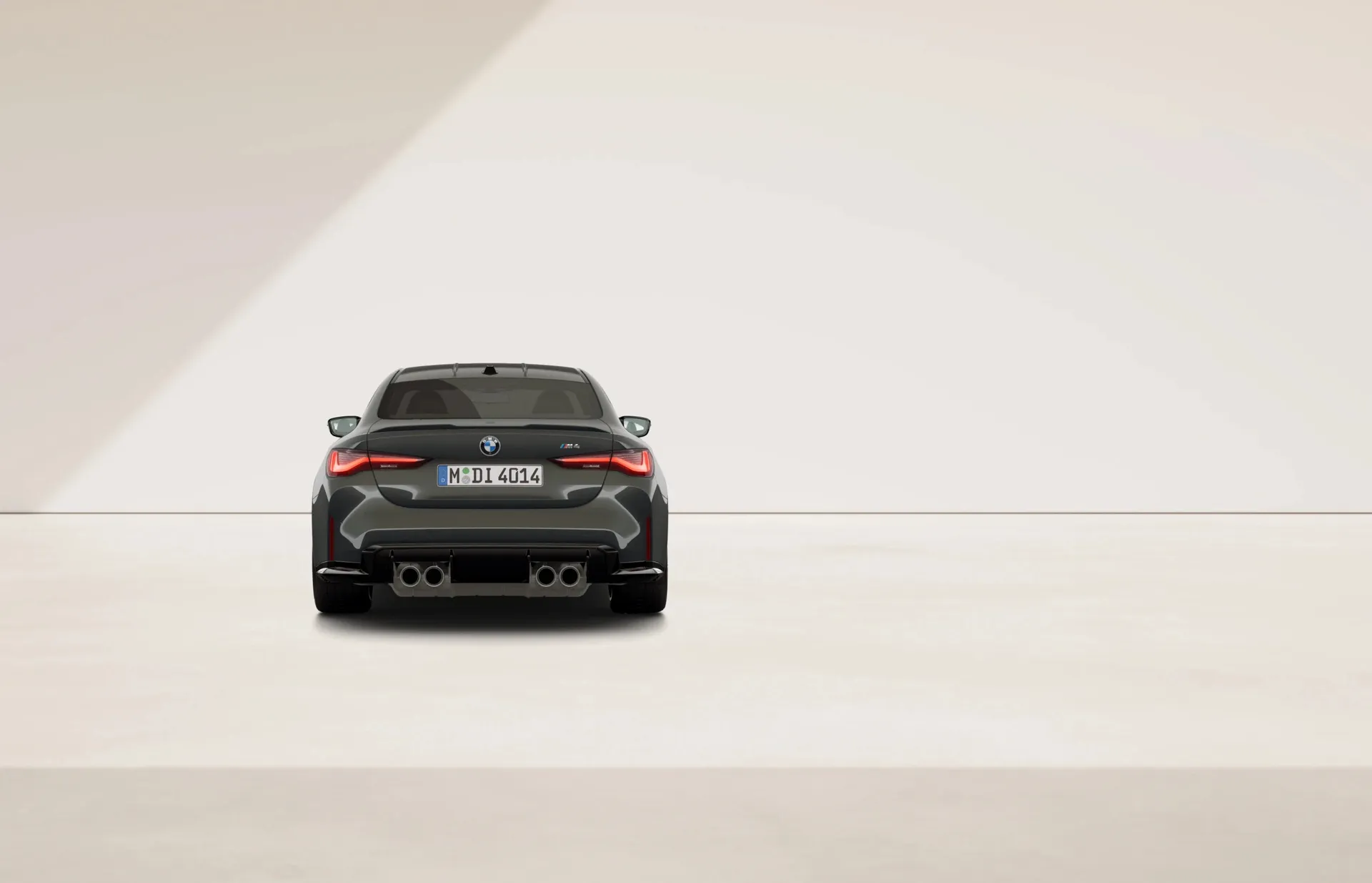 M4 Coupé (G82), M Modely, BMW Individual metalický lak Dravit Grey, rear