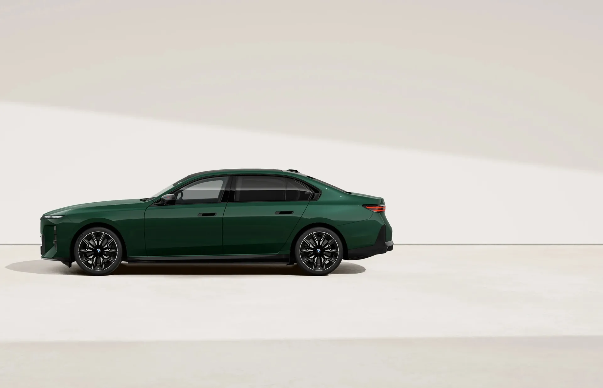 i7 Sedan (G70), M Modely, Metalický lak Vancouver Green, side