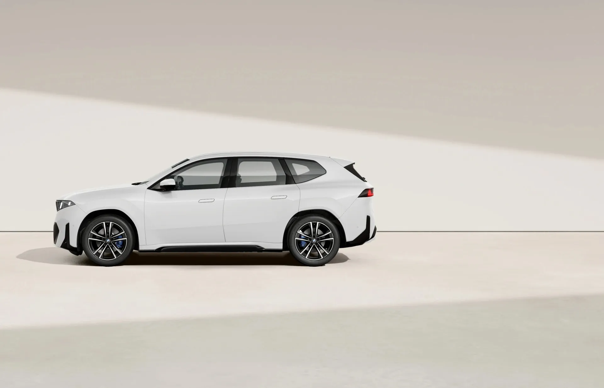 iX3 (NA5), M sportovní paket, BMW Individual lak na přání, side