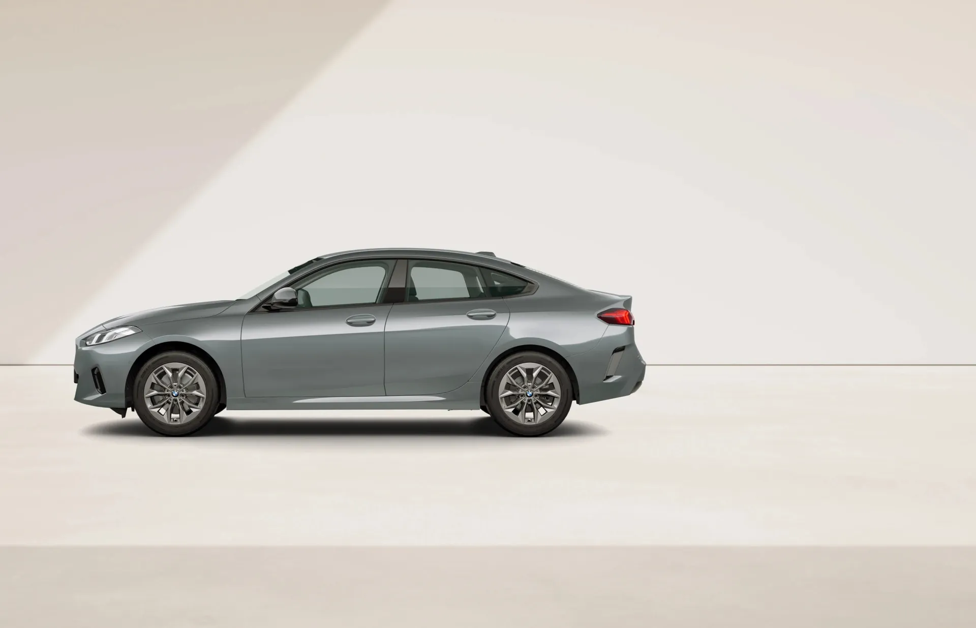 Řada 2 Gran Coupé (F74), Sériové provedení, BMW Individual metalický lak Storm Bay, side