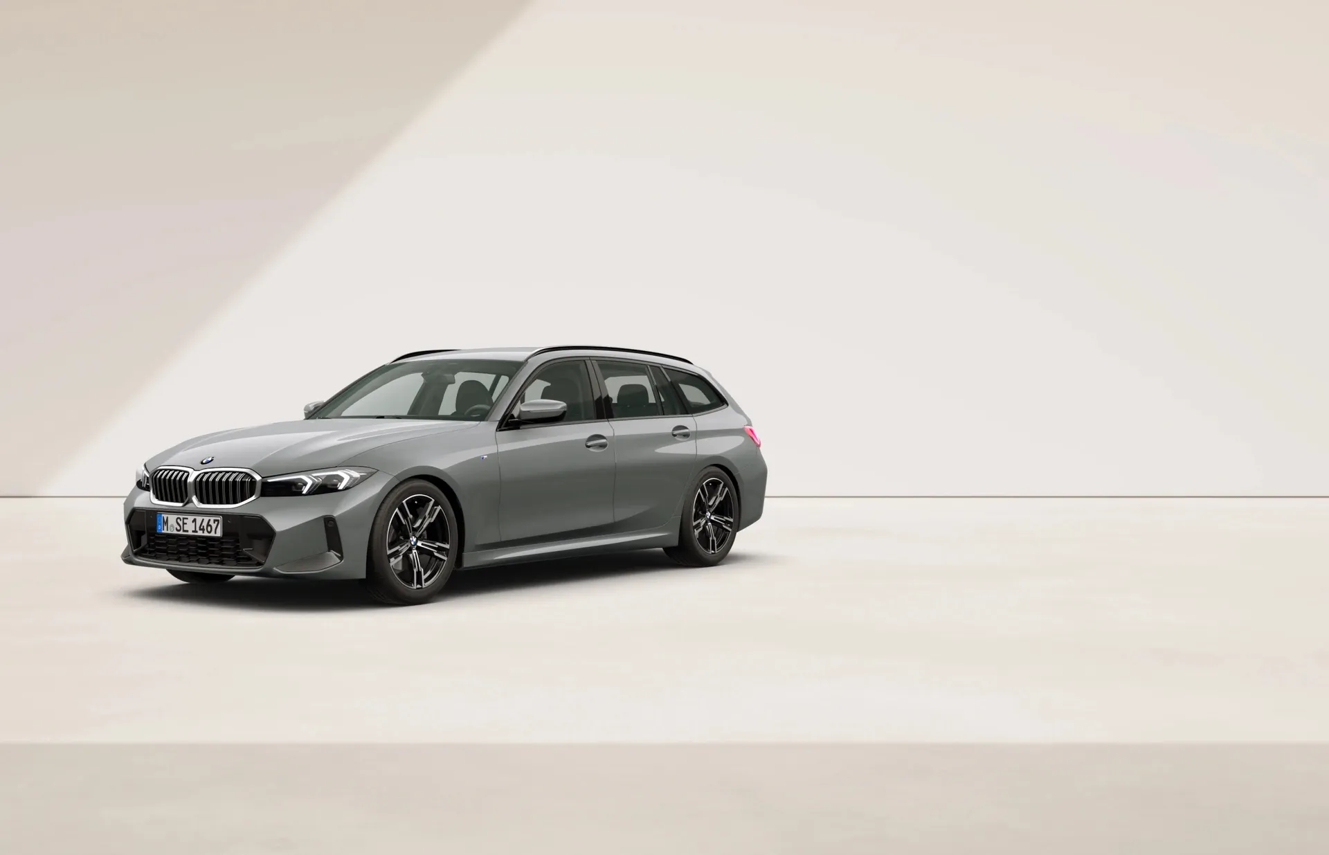 Řada 3 Touring (G21), M sportovní paket, Metalický lak Skyscraper Grey, front