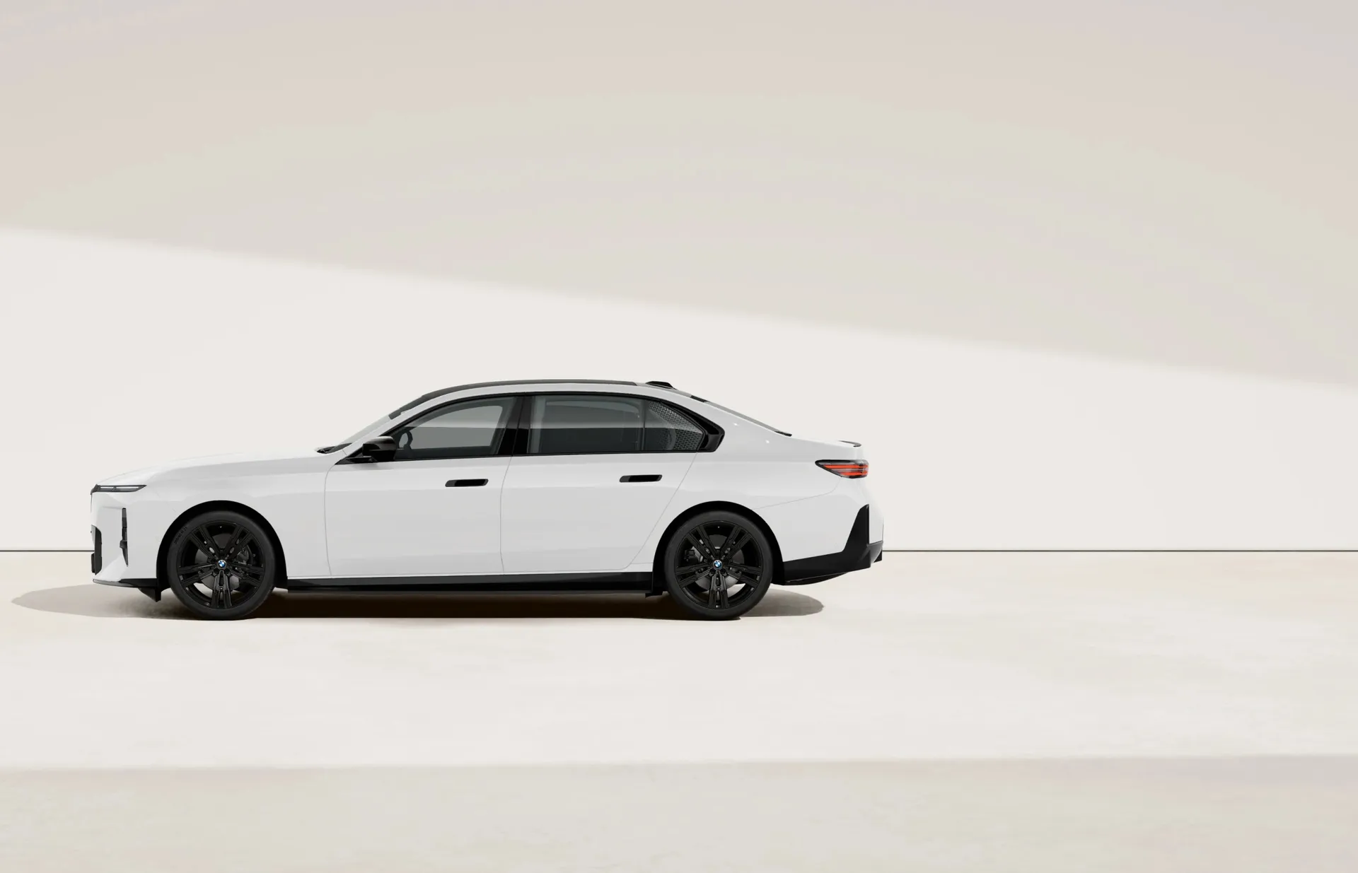 i7 Sedan (G70), M sportovní paket Pro, BMW Individual lak na přání, side