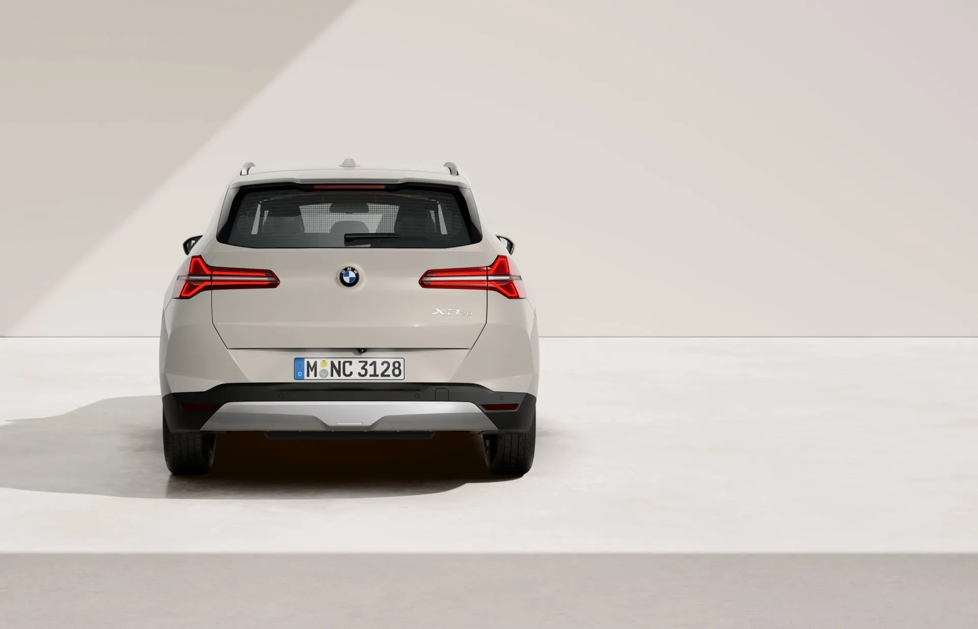 X3 (G45), Sériové provedení, Metalický lak Dune Grey, rear