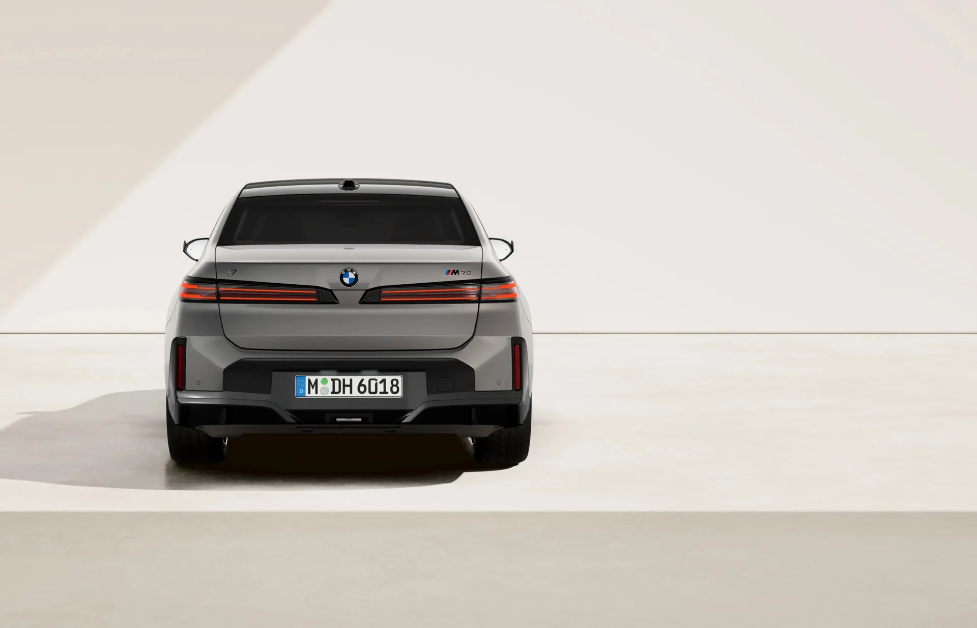 i7 Sedan (G70), M Modely, Metalický lak Oxide Grey, rear