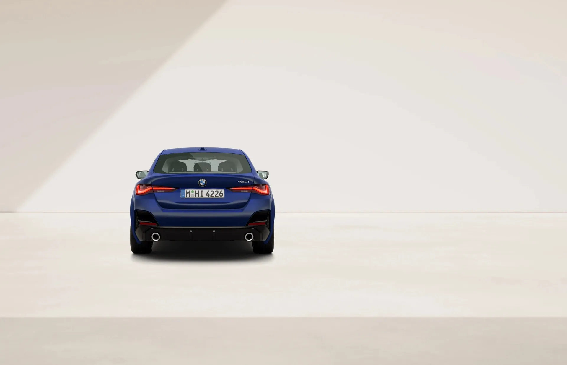 Řada 4 Gran Coupé (G26), M sportovní paket, BMW Individual metalický lak Frozen Portimao Blue, rear