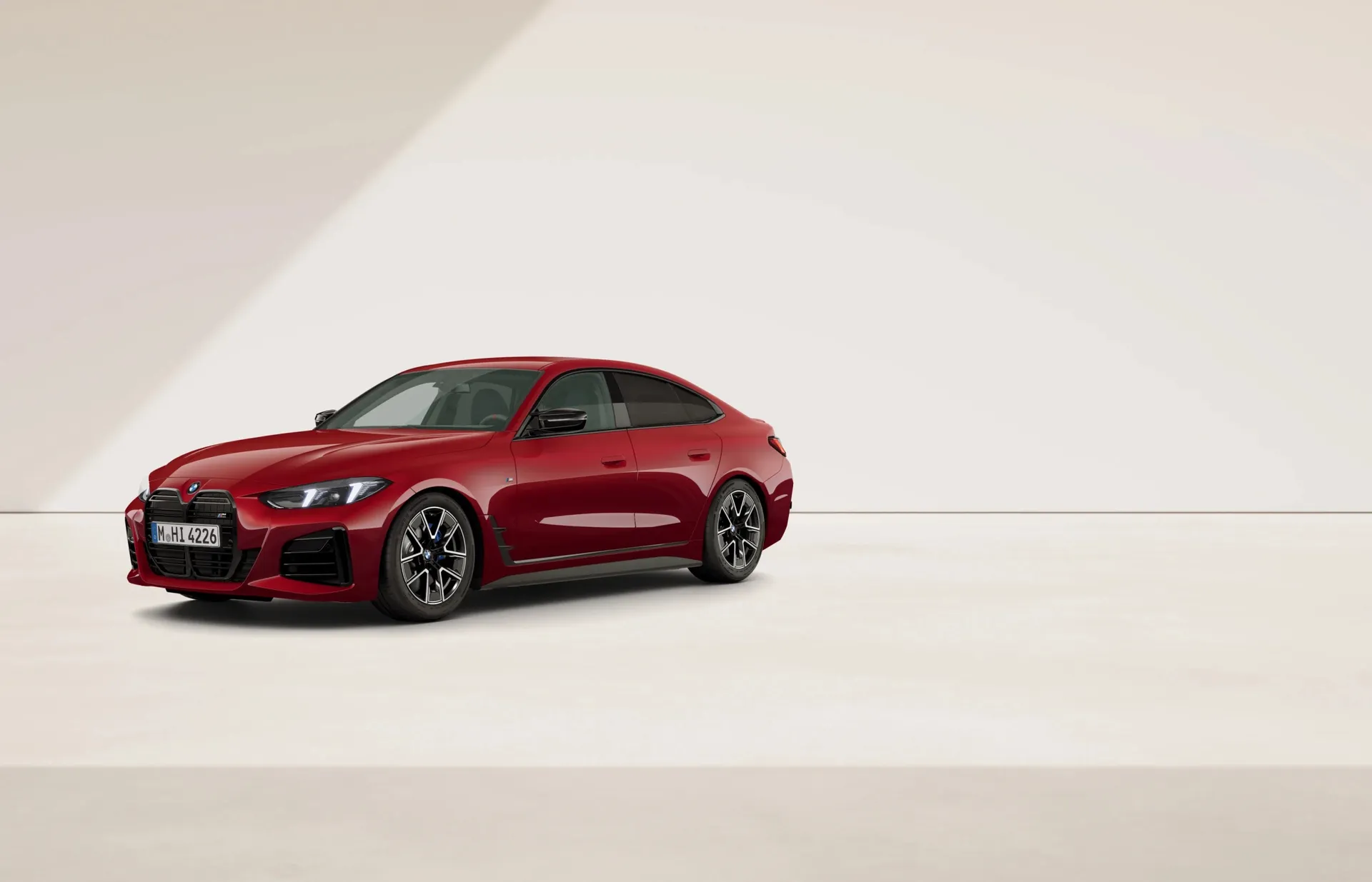 BMW Řada 4 Gran Coupe (facelift 2024) M Modely v barvě BMW Individual - lak na přání – pohled zepředu