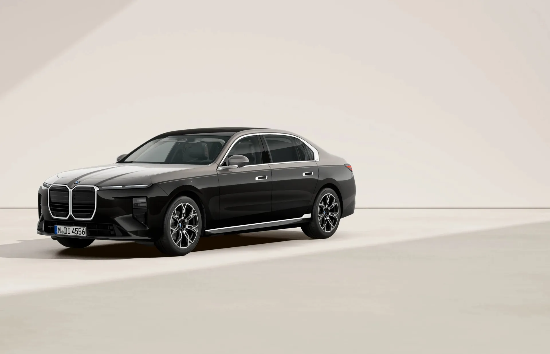 Řada 7 Sedan (G70), Sériové provedení, BMW Individual dvoubarevný lak Sapphire Black/Oxide Grey II, front