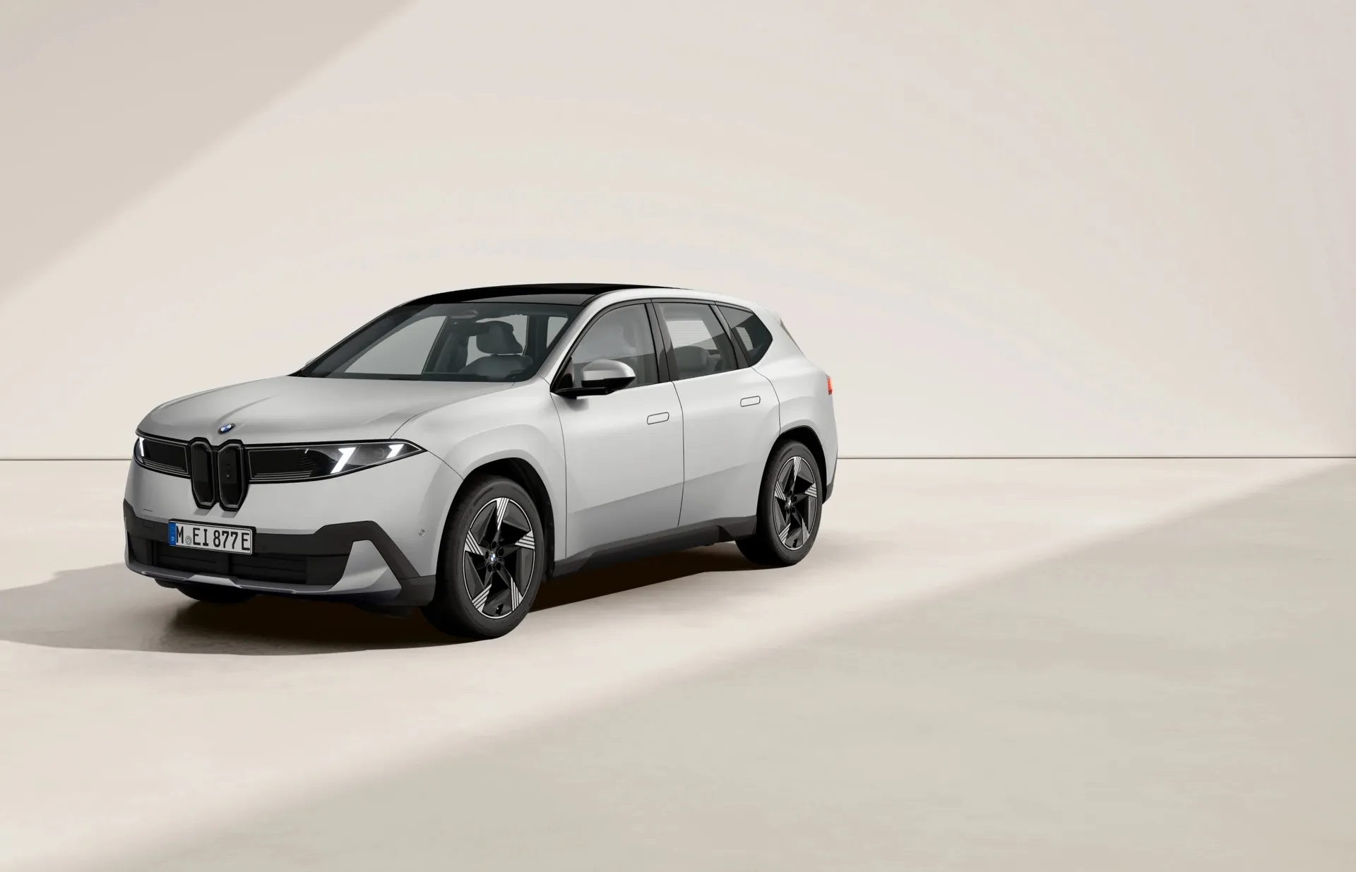 iX3 (NA5), Sériové provedení, BMW Individual metalický lak Frozen Space Silver, front