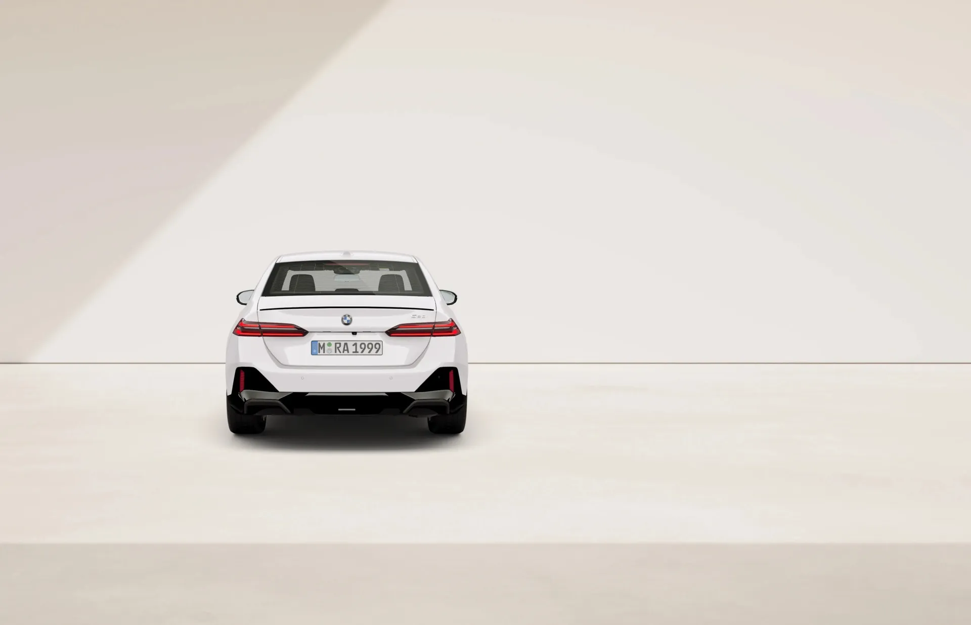 Řada 5 Sedan (G60), M sportovní paket Pro, Nemetalický lak Alpine White, rear