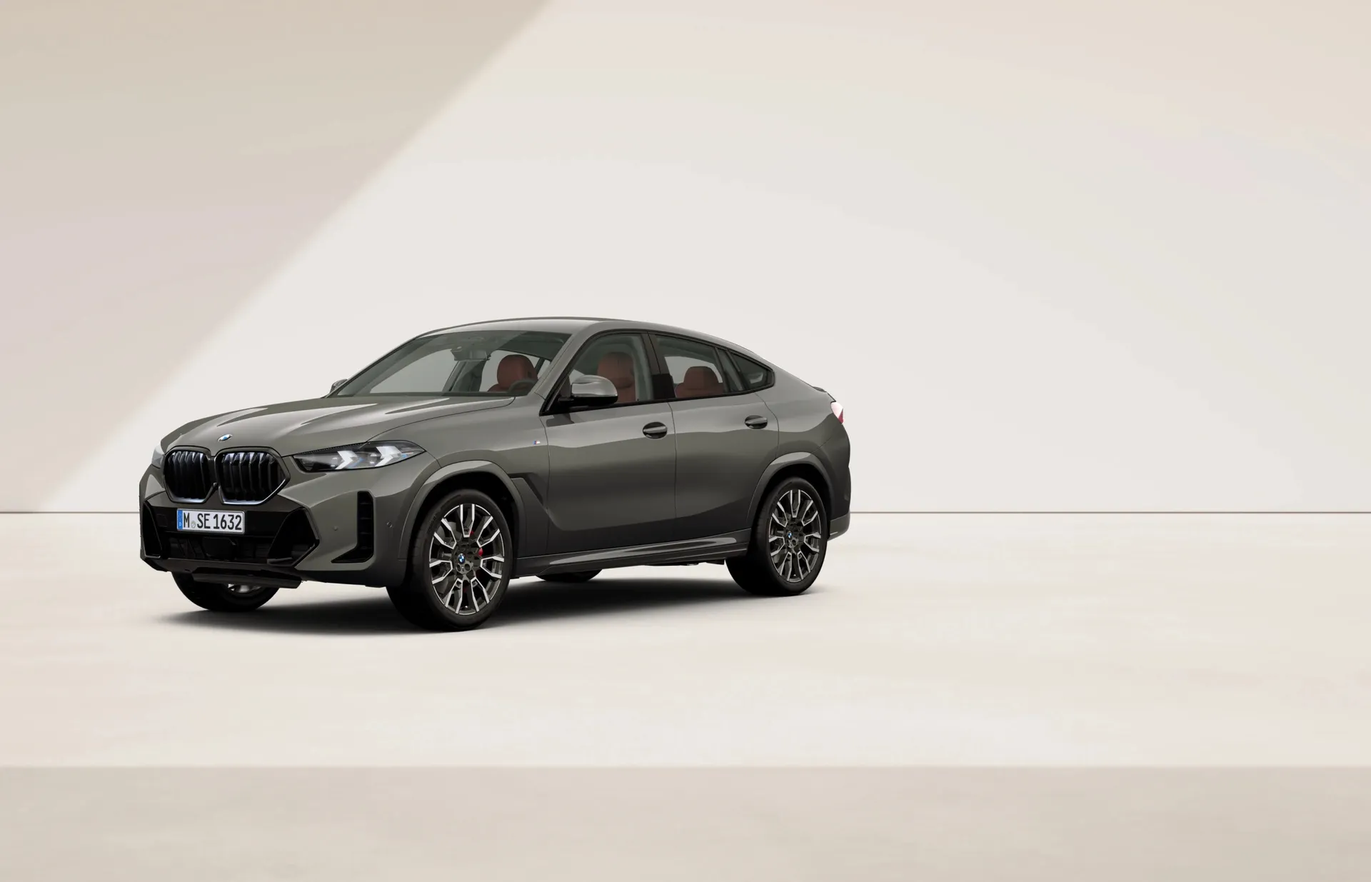 X6 (G06), M sportovní paket Pro, BMW Individual metalický lak Dravit Grey, front