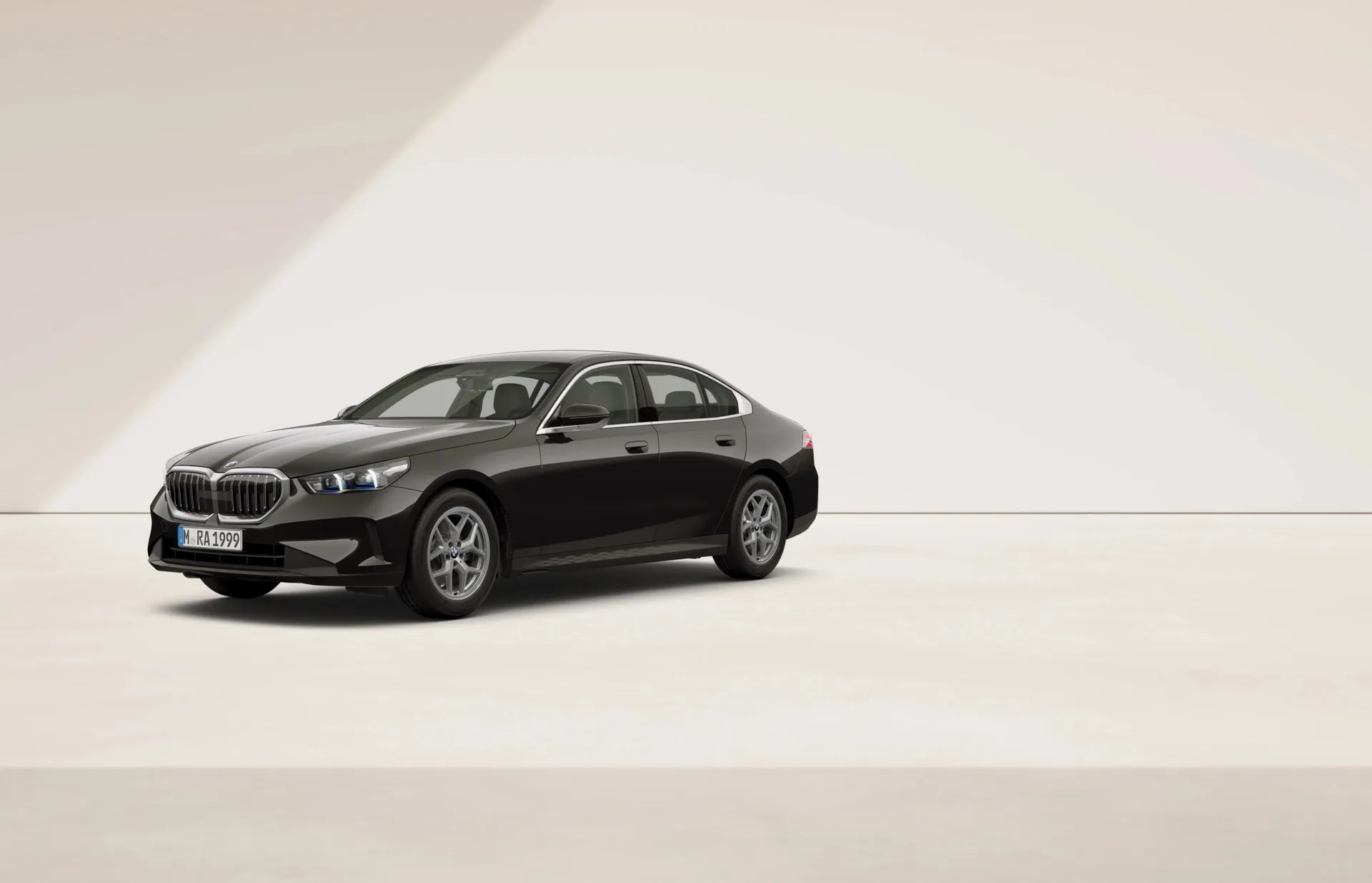 Řada 5 Sedan (G60), Sériové provedení, Metalický lak Black Sapphire, front
