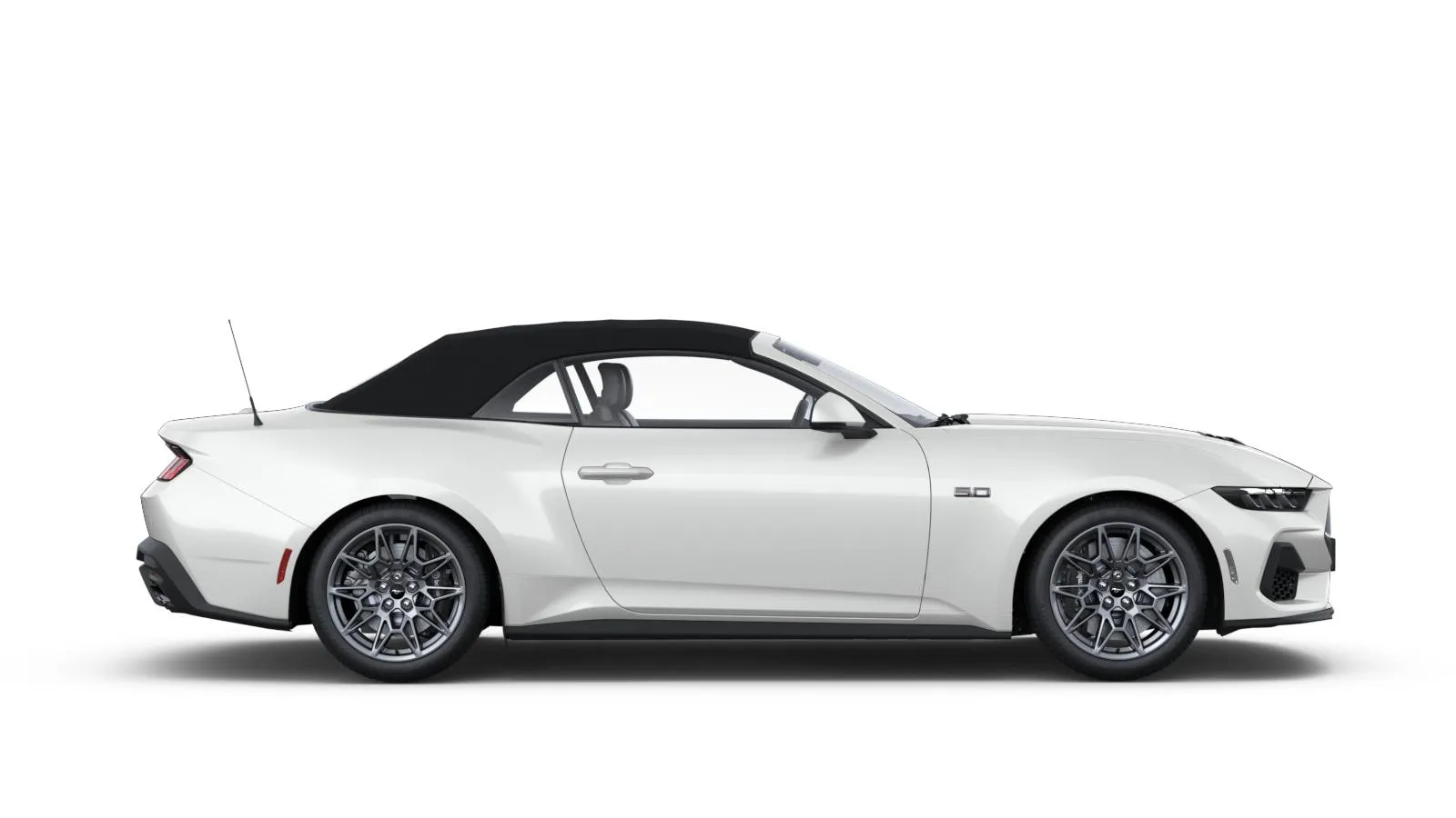 Ford Mustang Convertible VII GT v barvě Bílá Oxford – pohled z boku