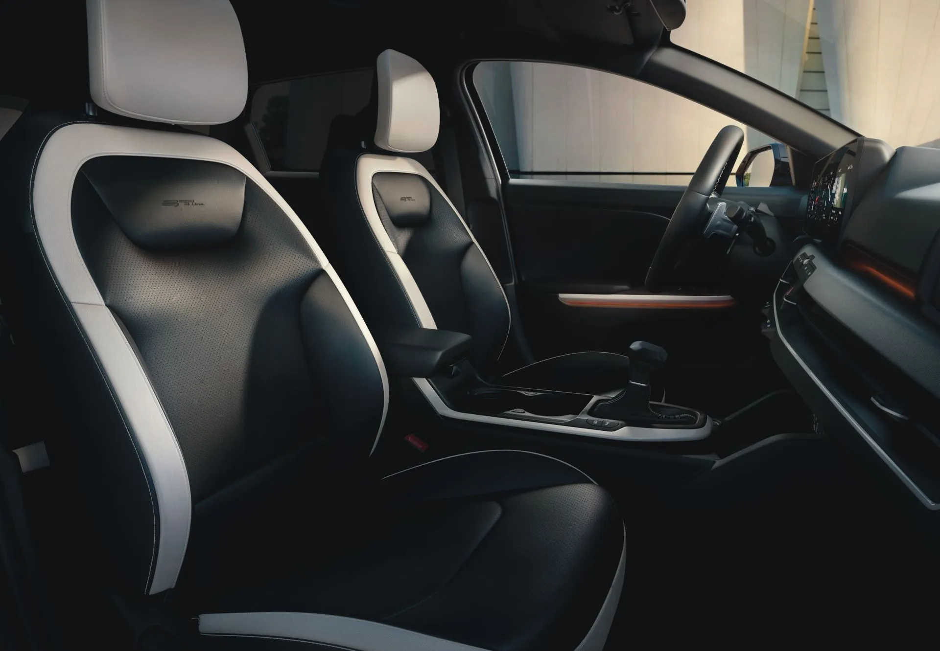 K4, GT-Line, interiér Čalounění v umělé kůži Onyx Black, studio