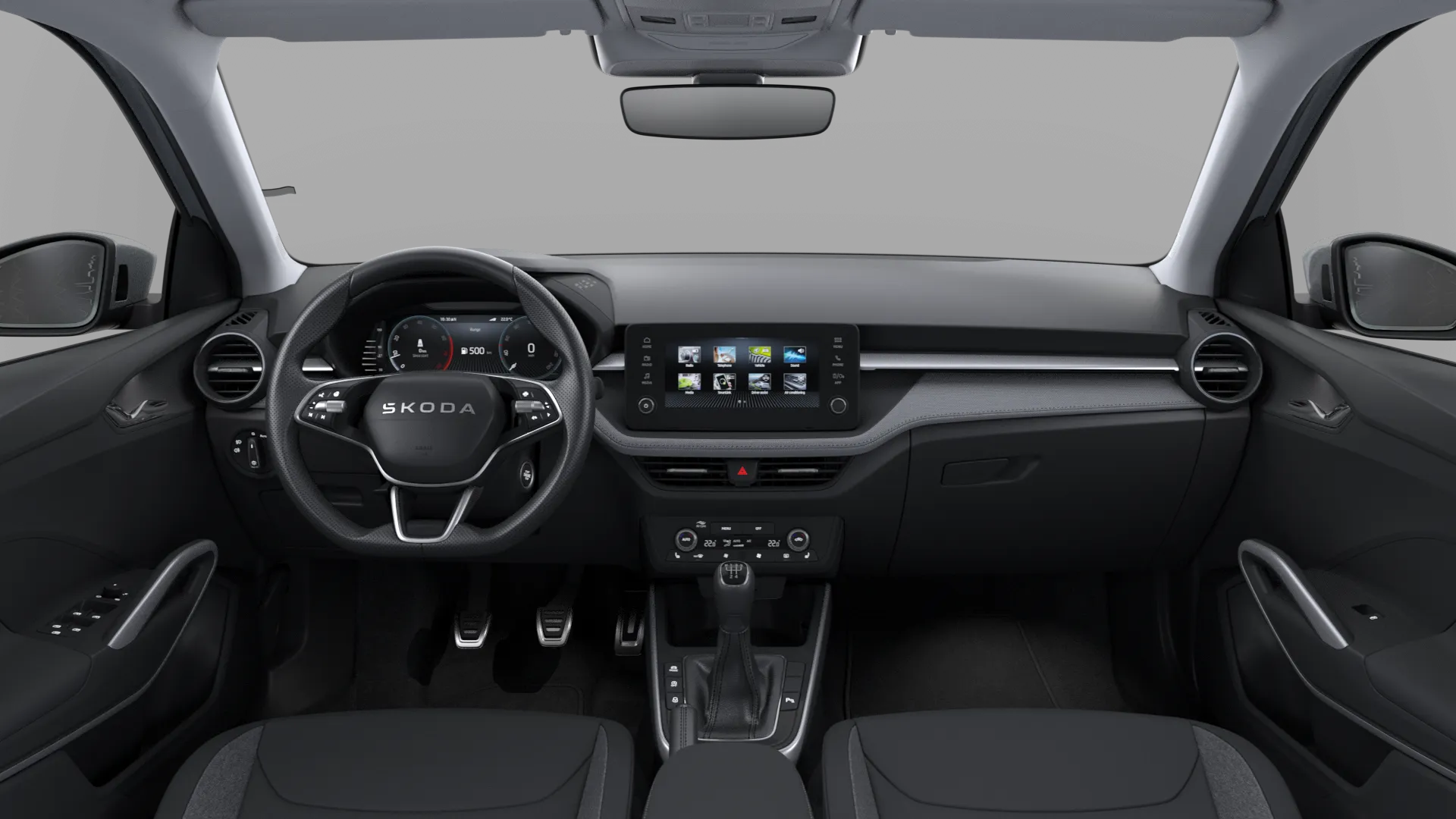 Fabia, Dynamic, Stříbrná Smokey Diamond metalíza, interiér Lodge, dashboard