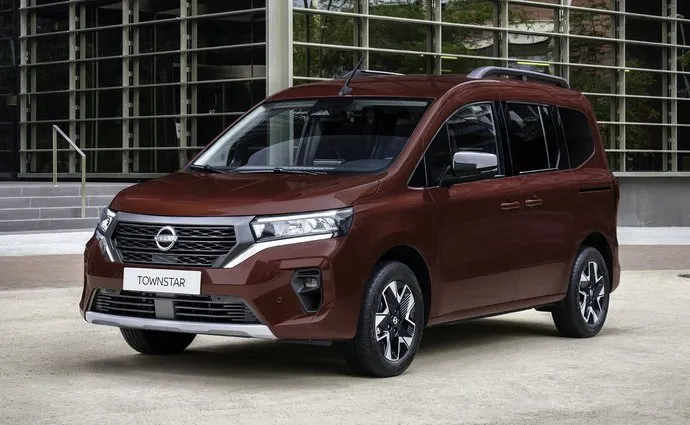 Model Nissan Townstar