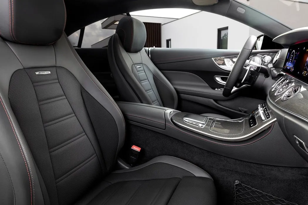 Mercedes-Benz Třída E Linie Amg - fotografie 4