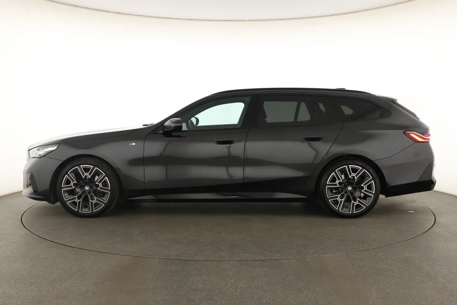 BMW Řada 5 - fotografie 4