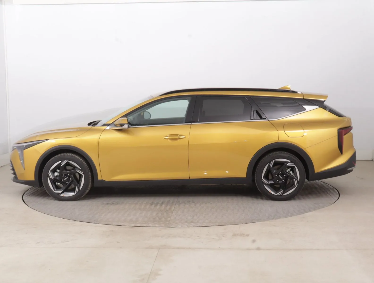 Kia K4 - fotografie 4