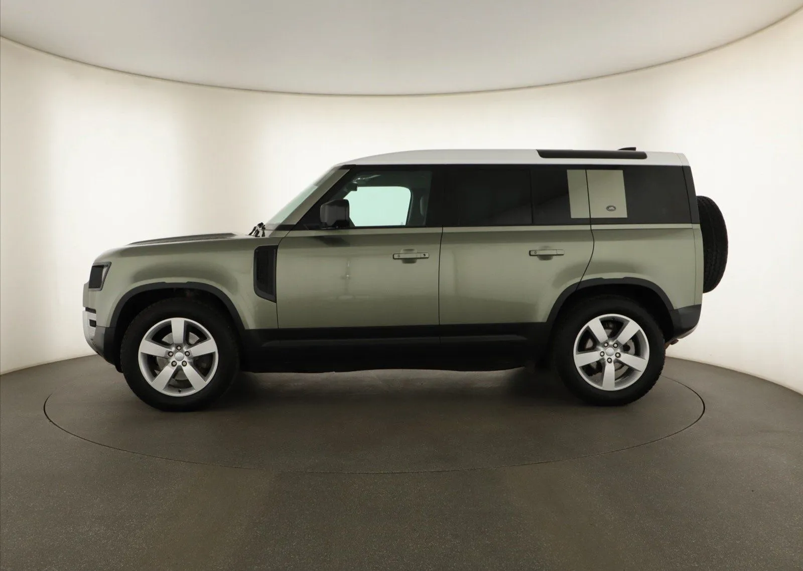 Land Rover Defender - fotografie 4