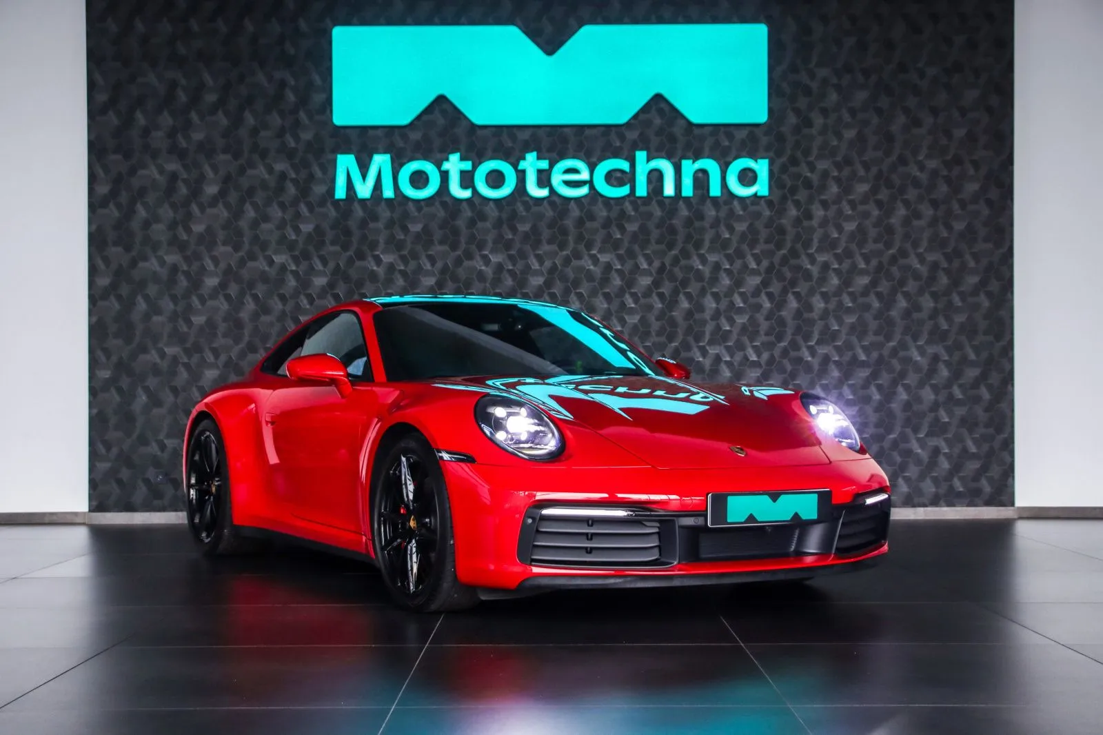911