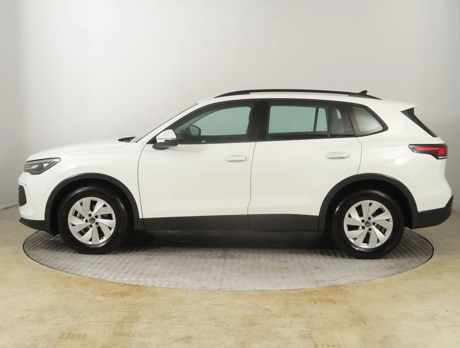 Volkswagen Tiguan - fotografie 4