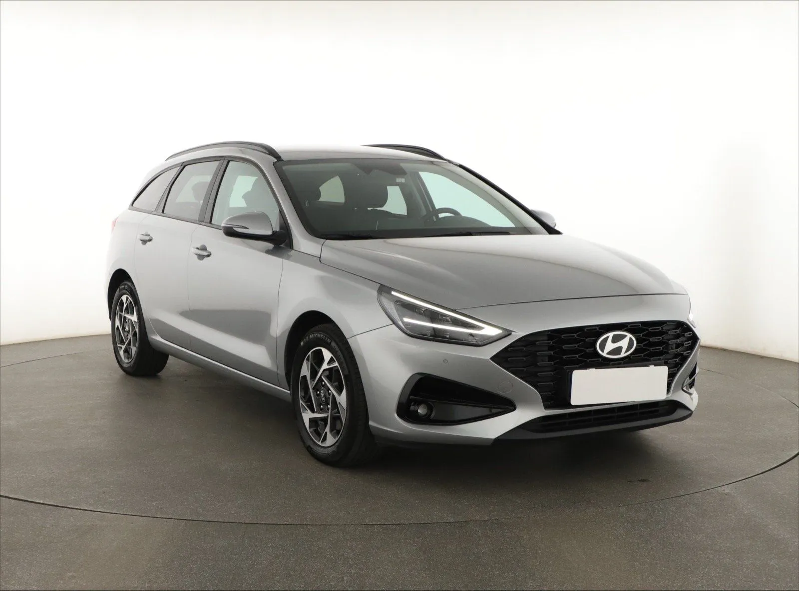 i30