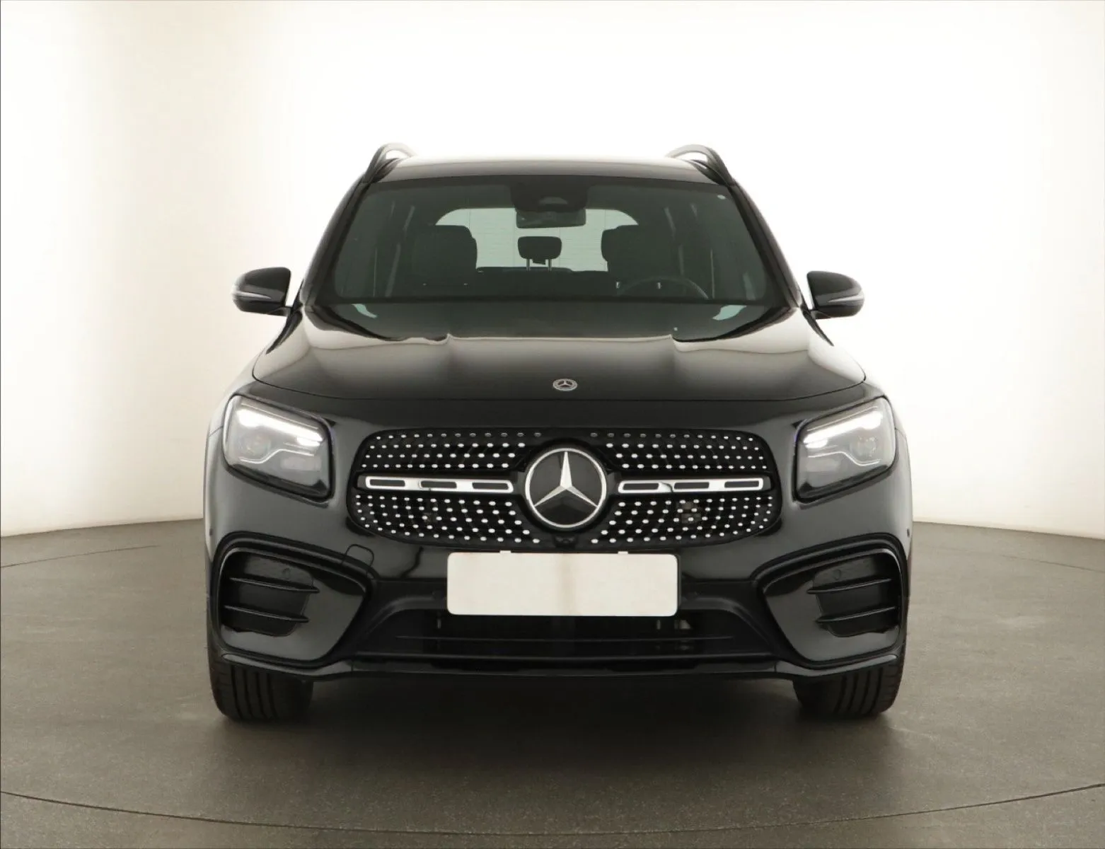 Mercedes-Benz GLB - fotografie 2