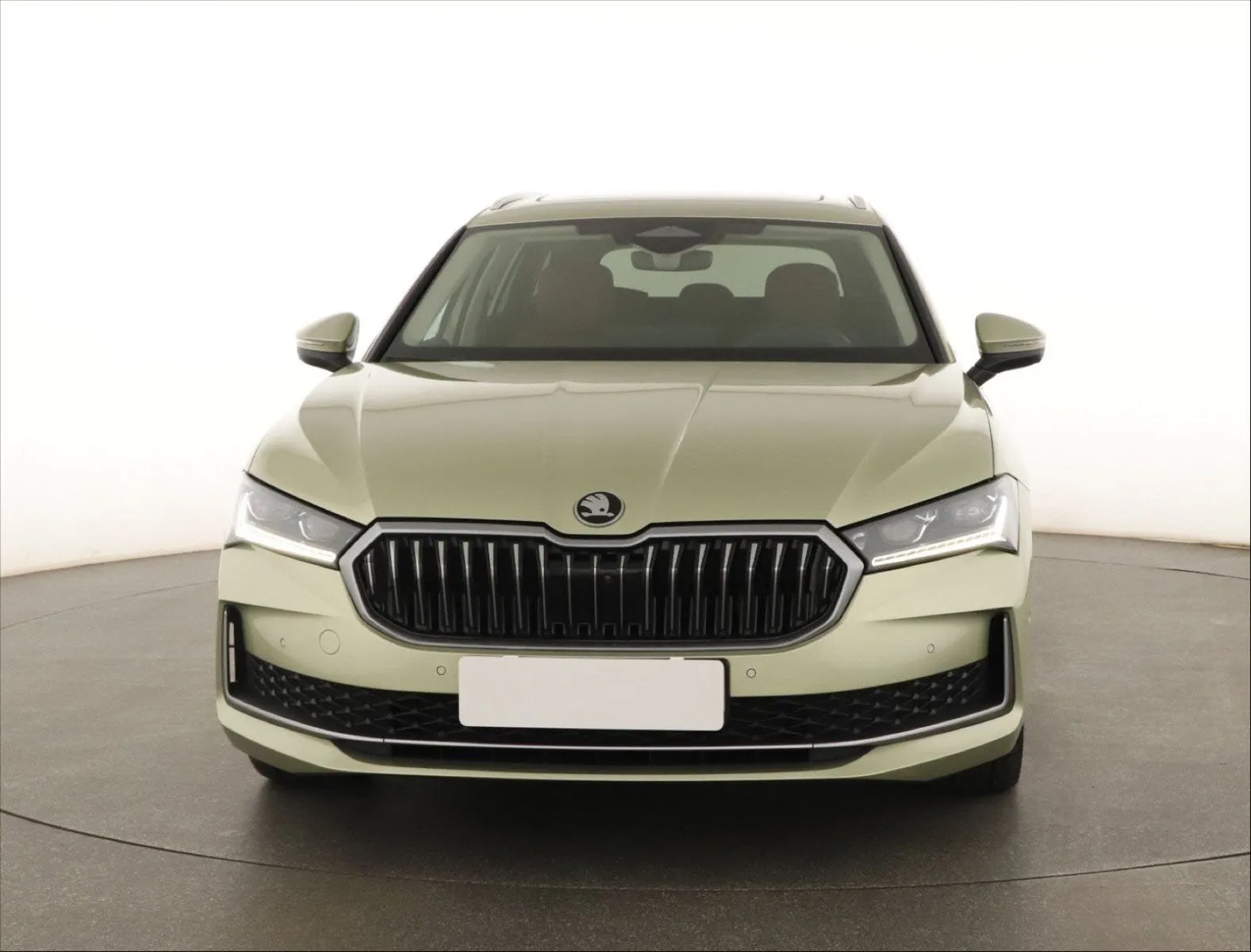 Škoda Superb - fotografie 2
