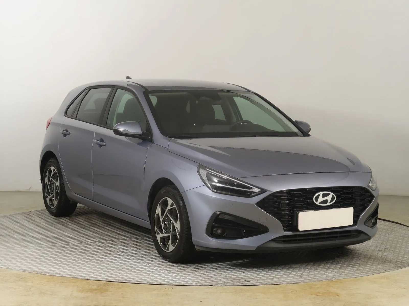 i30