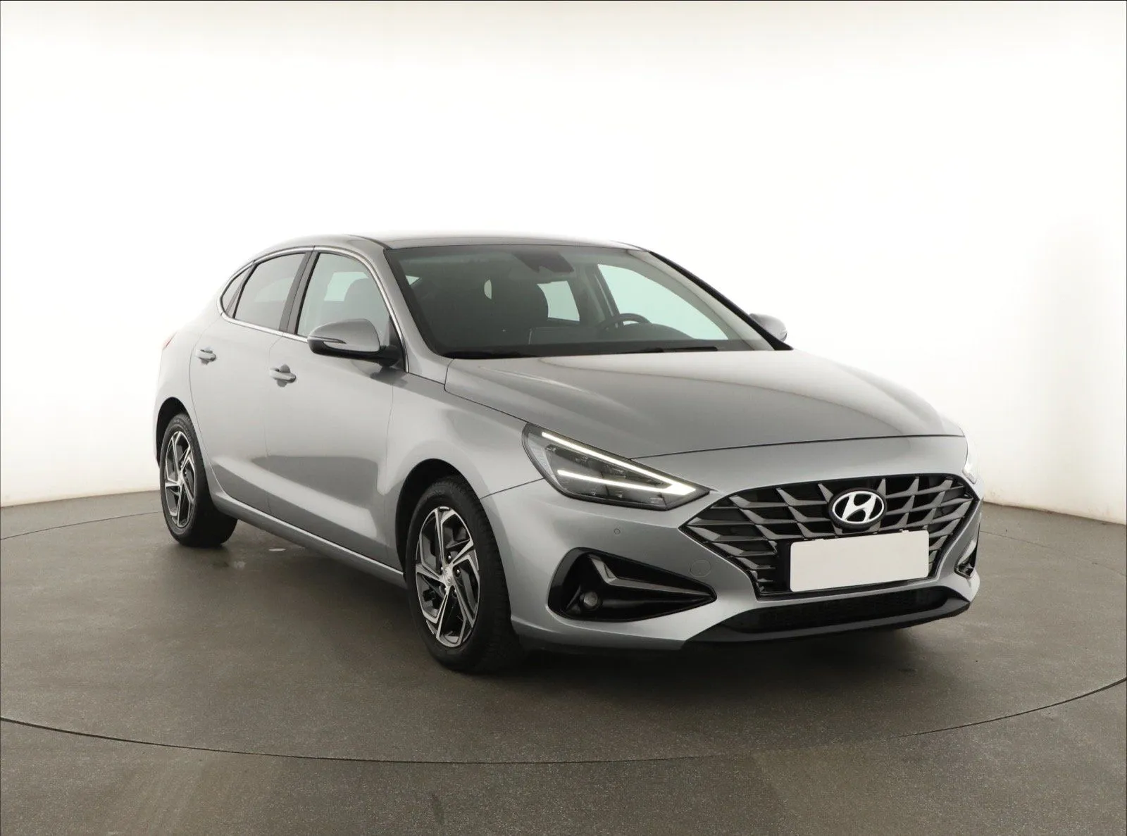 i30